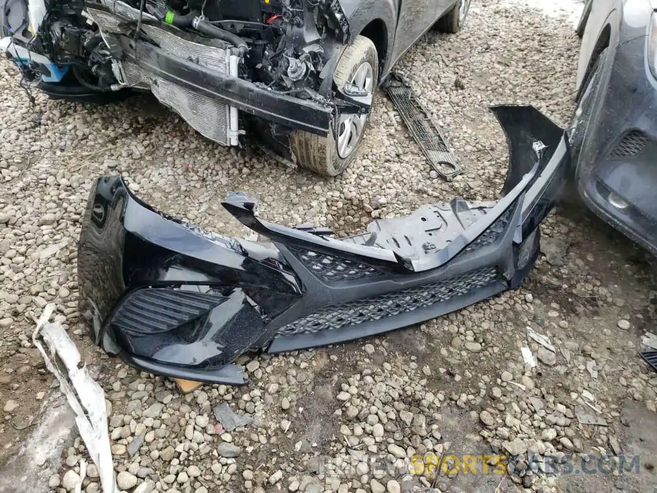 9 Photograph of a damaged car 4T1B11HK0KU238181 TOYOTA CAMRY 2019