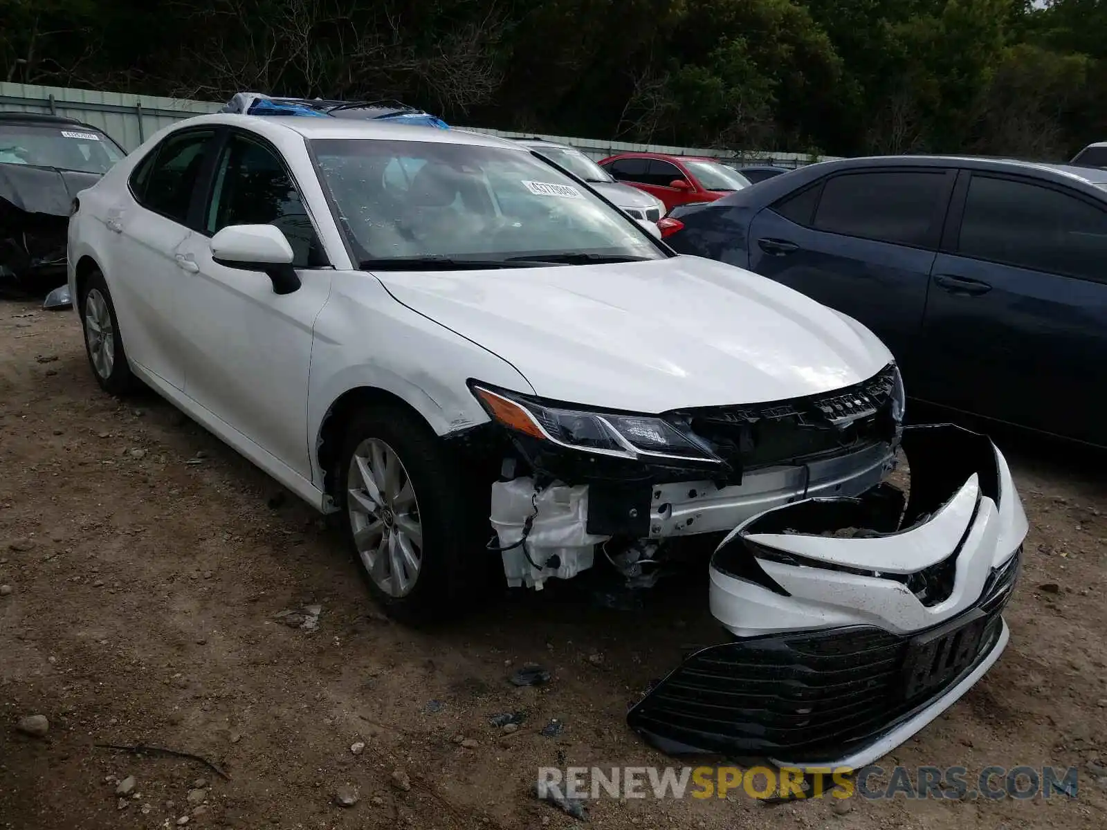 1 Photograph of a damaged car 4T1B11HK0KU240433 TOYOTA CAMRY 2019