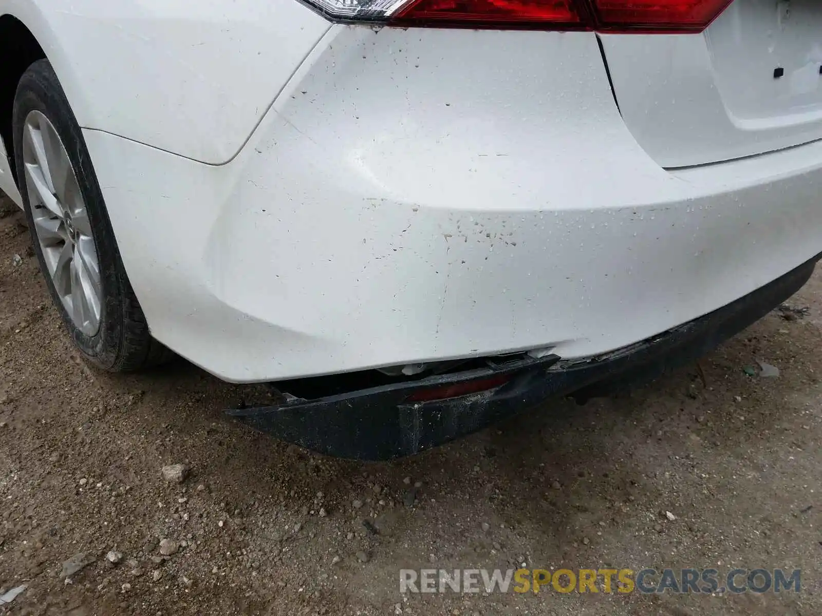 9 Photograph of a damaged car 4T1B11HK0KU240433 TOYOTA CAMRY 2019