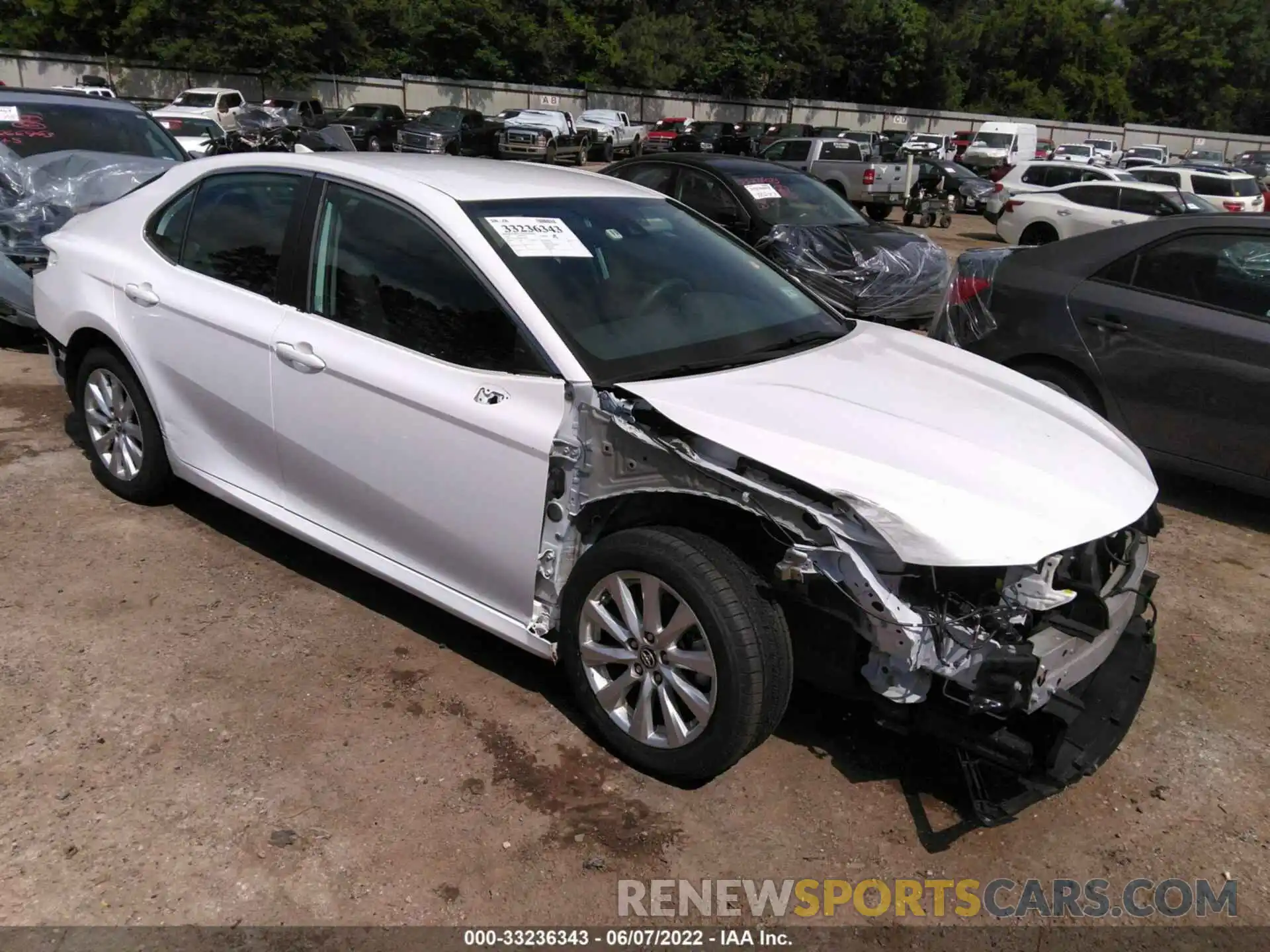 1 Photograph of a damaged car 4T1B11HK0KU240612 TOYOTA CAMRY 2019