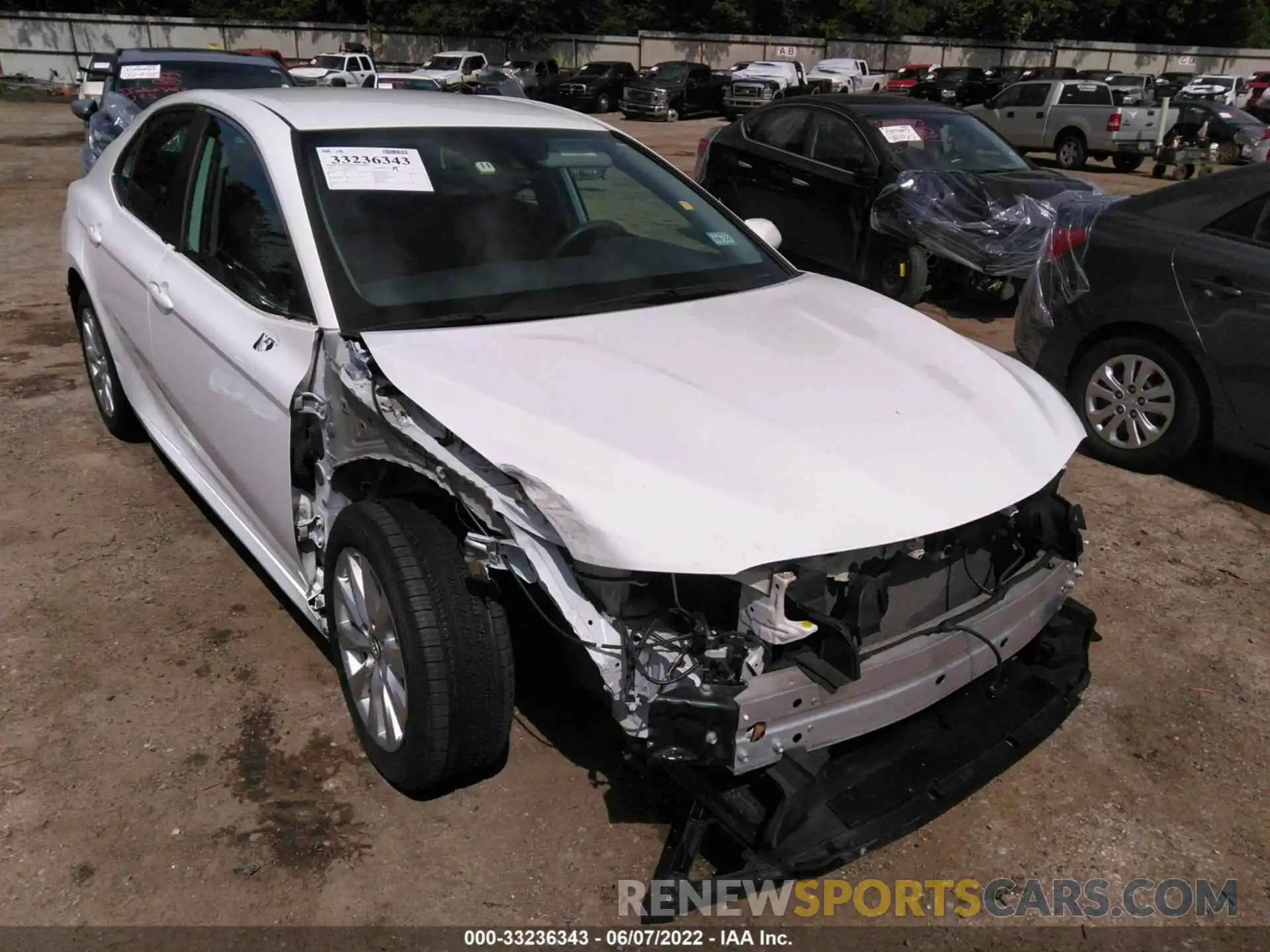 6 Photograph of a damaged car 4T1B11HK0KU240612 TOYOTA CAMRY 2019