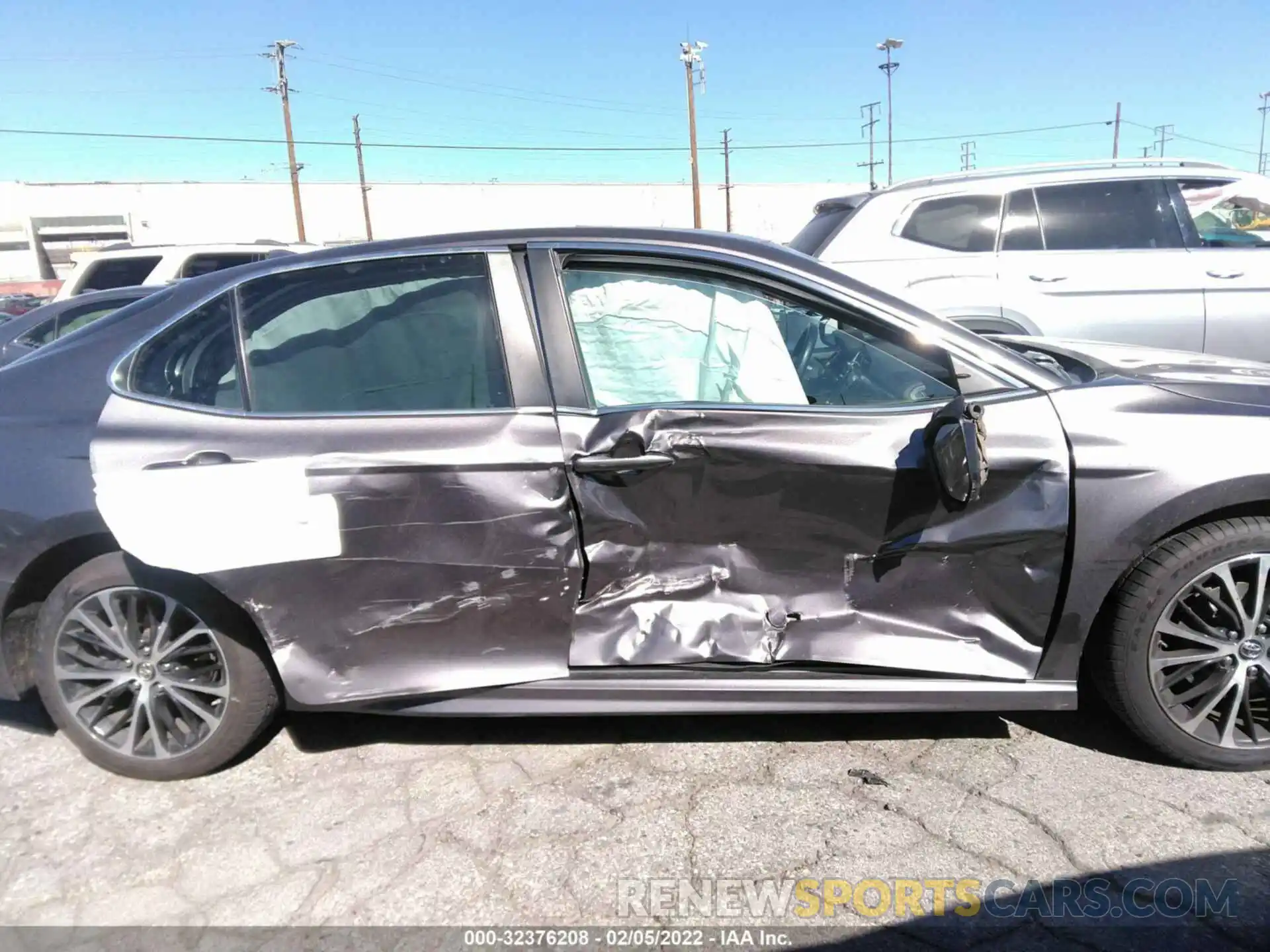 6 Photograph of a damaged car 4T1B11HK0KU241288 TOYOTA CAMRY 2019