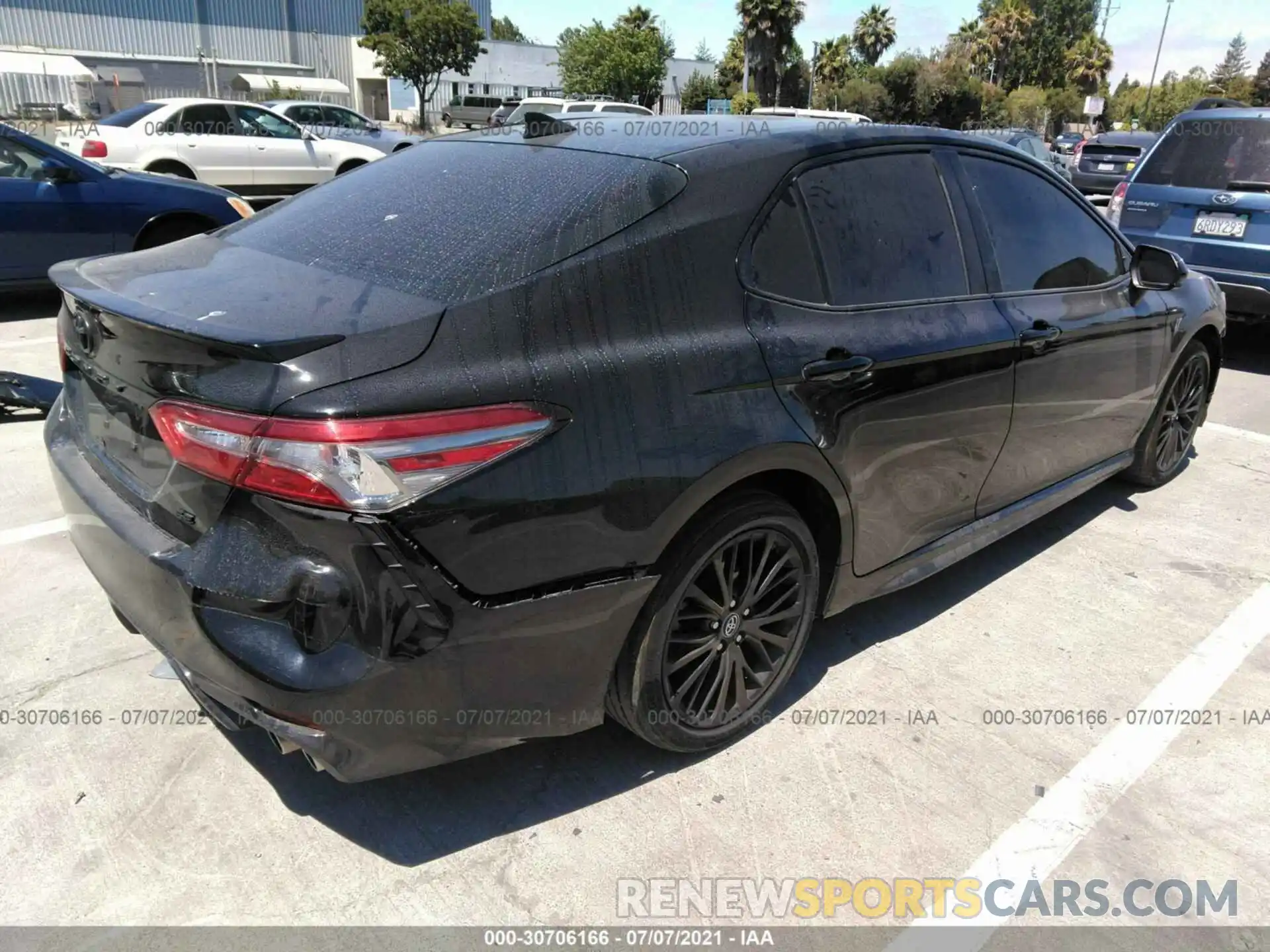 4 Photograph of a damaged car 4T1B11HK0KU241310 TOYOTA CAMRY 2019