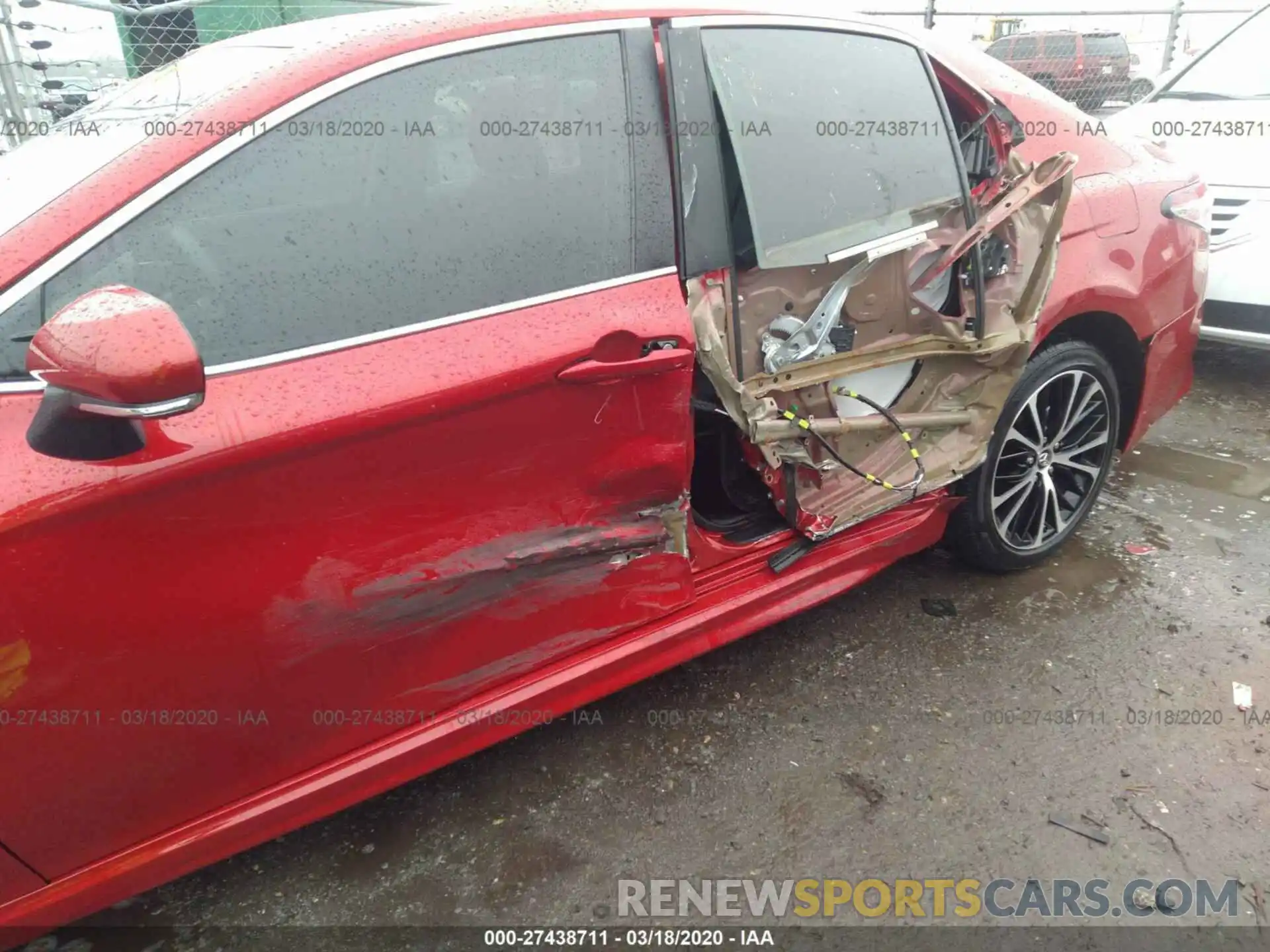 6 Photograph of a damaged car 4T1B11HK0KU241677 TOYOTA CAMRY 2019