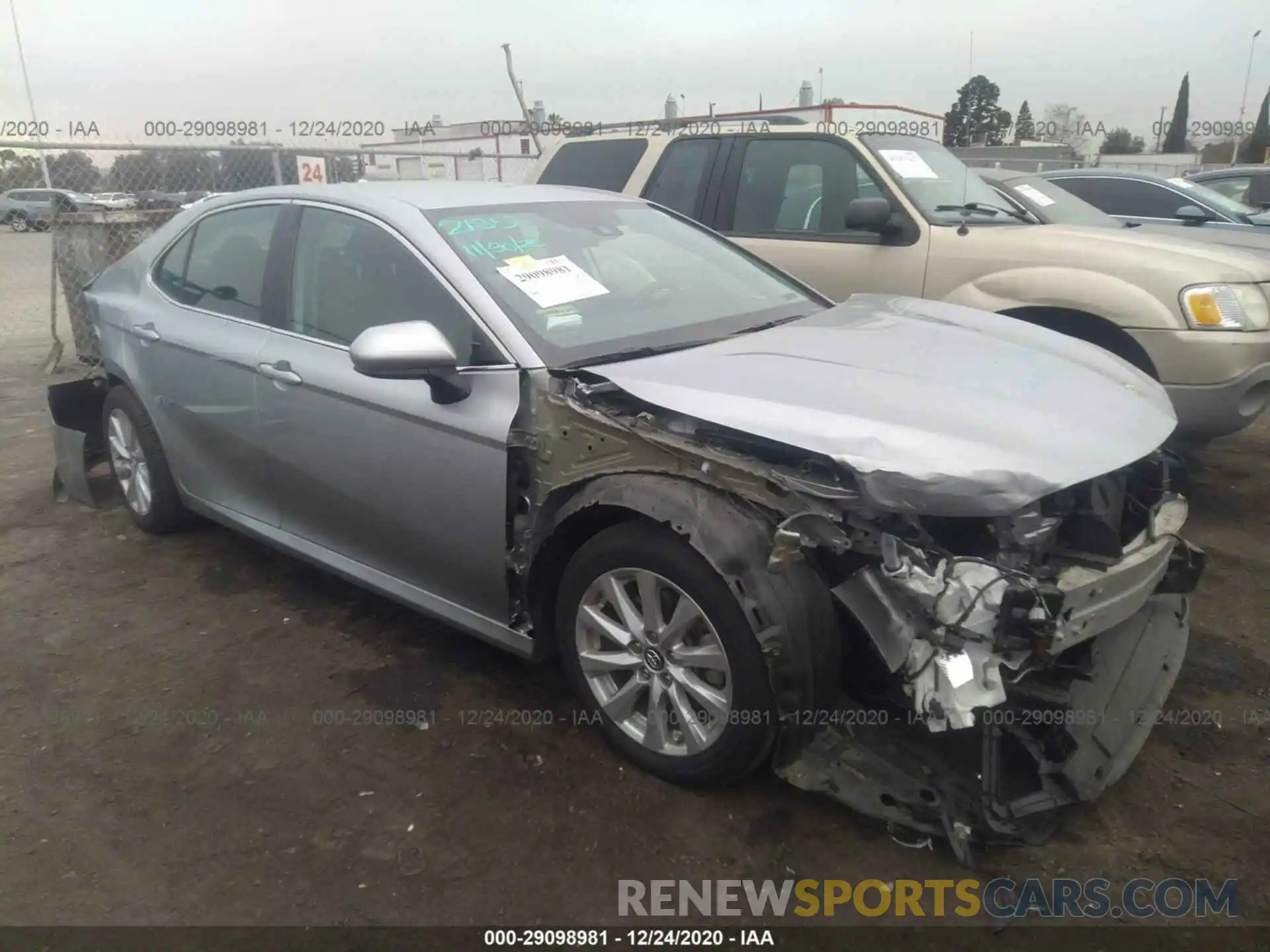 1 Photograph of a damaged car 4T1B11HK0KU242148 TOYOTA CAMRY 2019