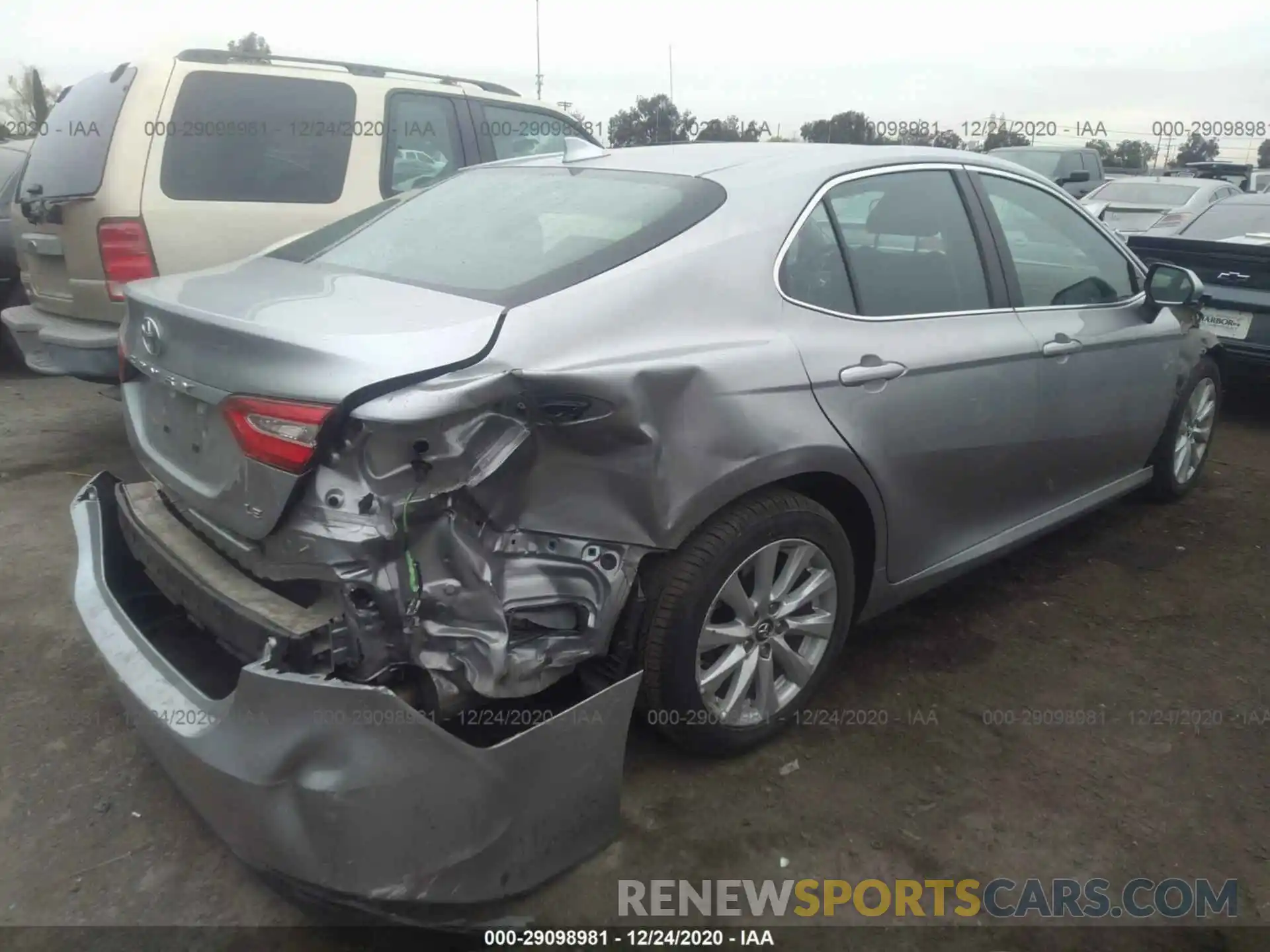 4 Photograph of a damaged car 4T1B11HK0KU242148 TOYOTA CAMRY 2019