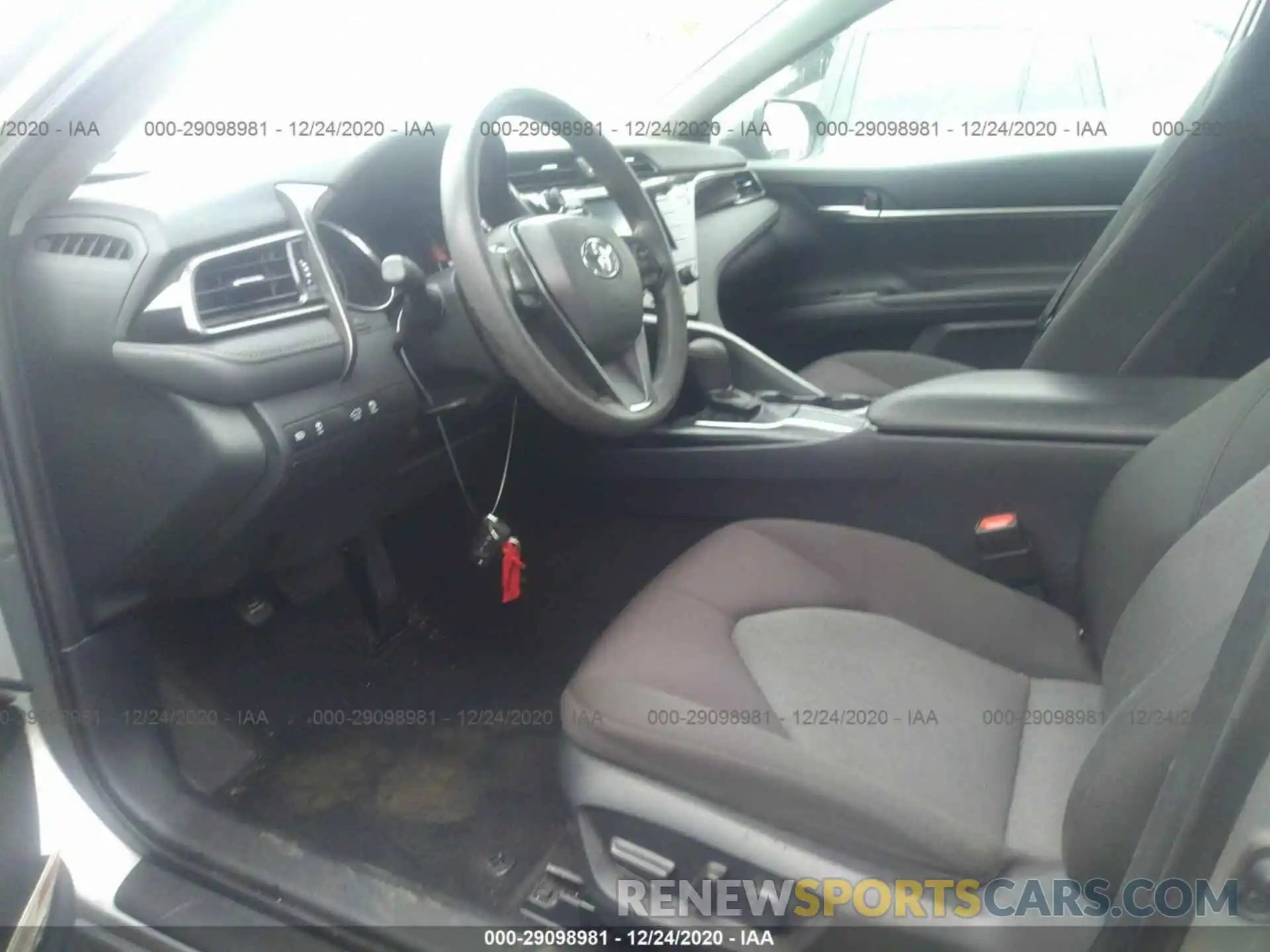 5 Photograph of a damaged car 4T1B11HK0KU242148 TOYOTA CAMRY 2019