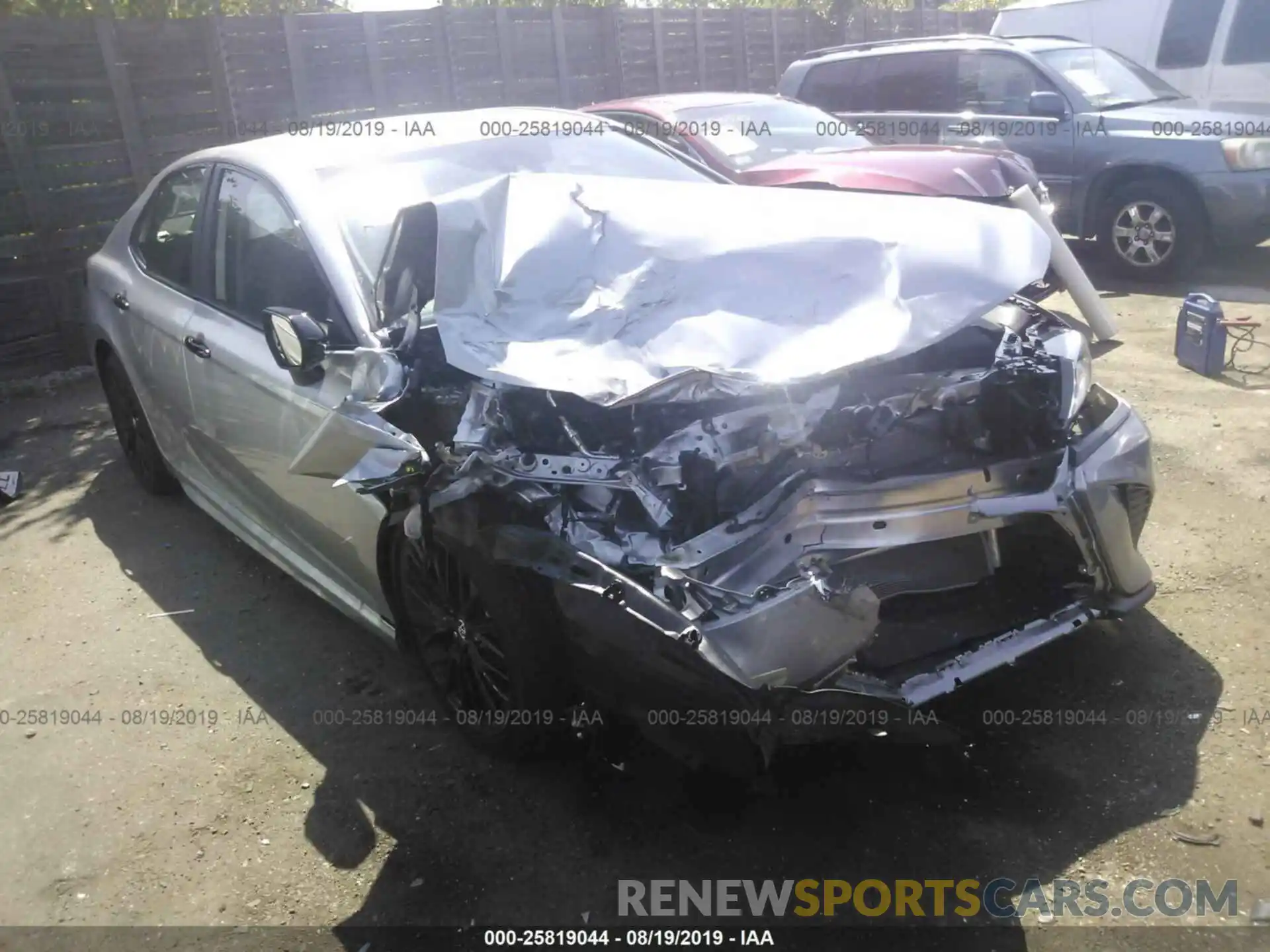 1 Photograph of a damaged car 4T1B11HK0KU242523 TOYOTA CAMRY 2019