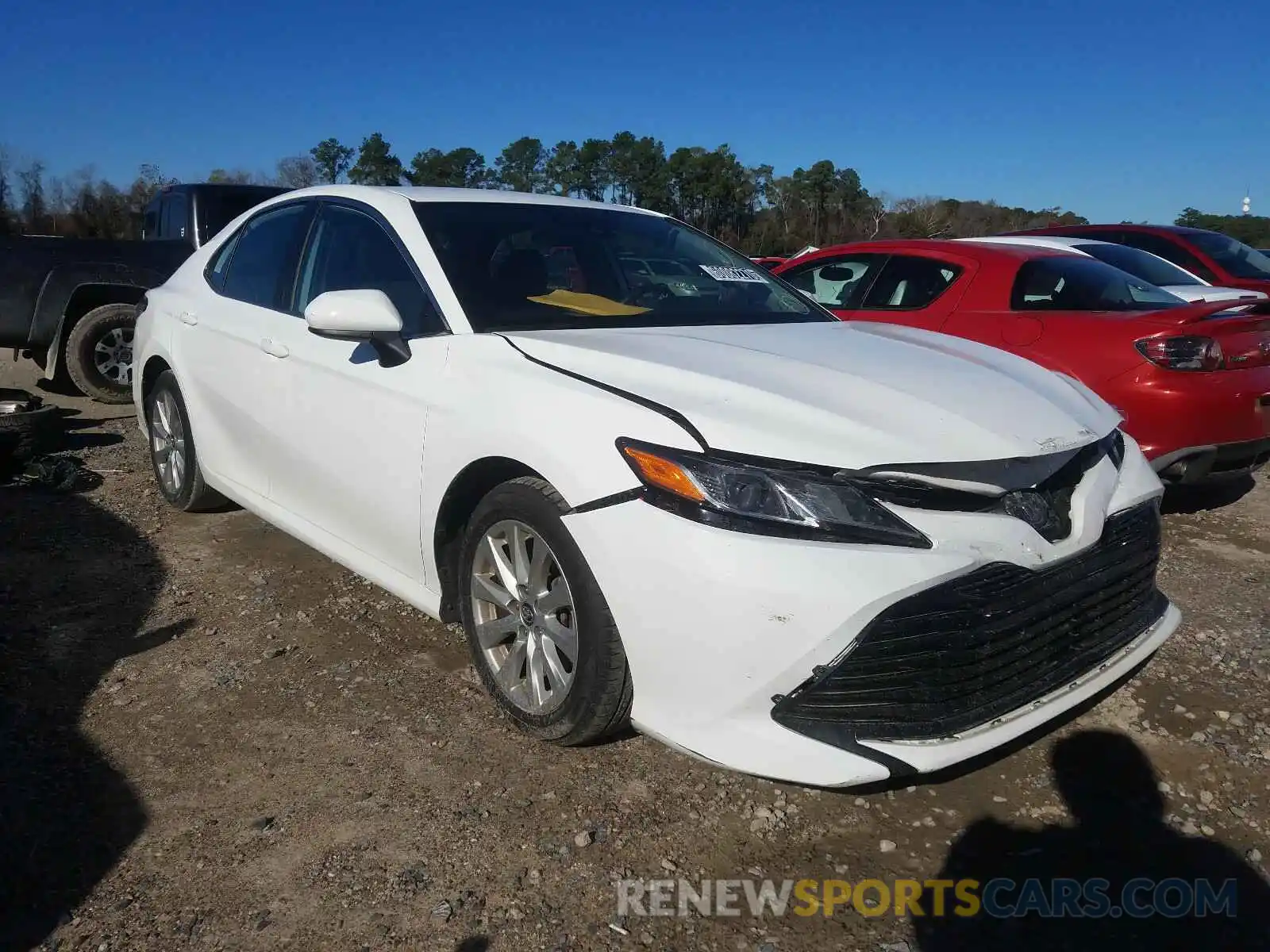 1 Photograph of a damaged car 4T1B11HK0KU243543 TOYOTA CAMRY 2019