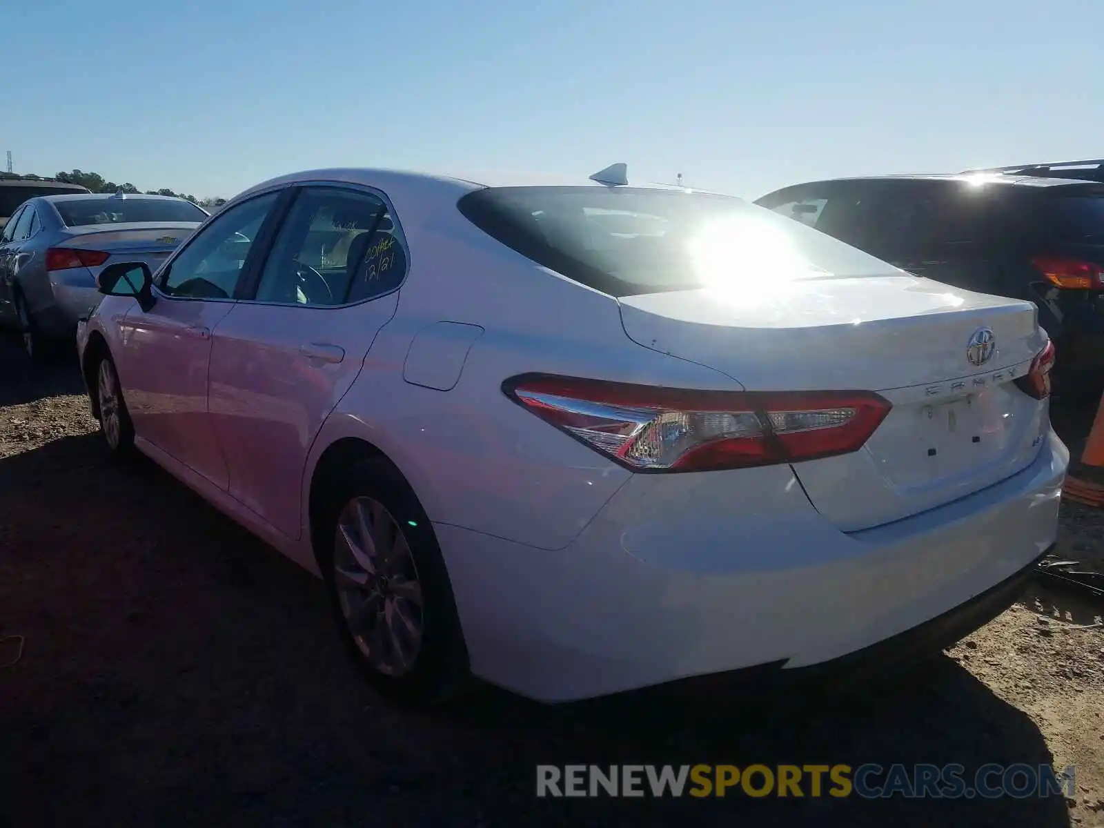 3 Photograph of a damaged car 4T1B11HK0KU243543 TOYOTA CAMRY 2019