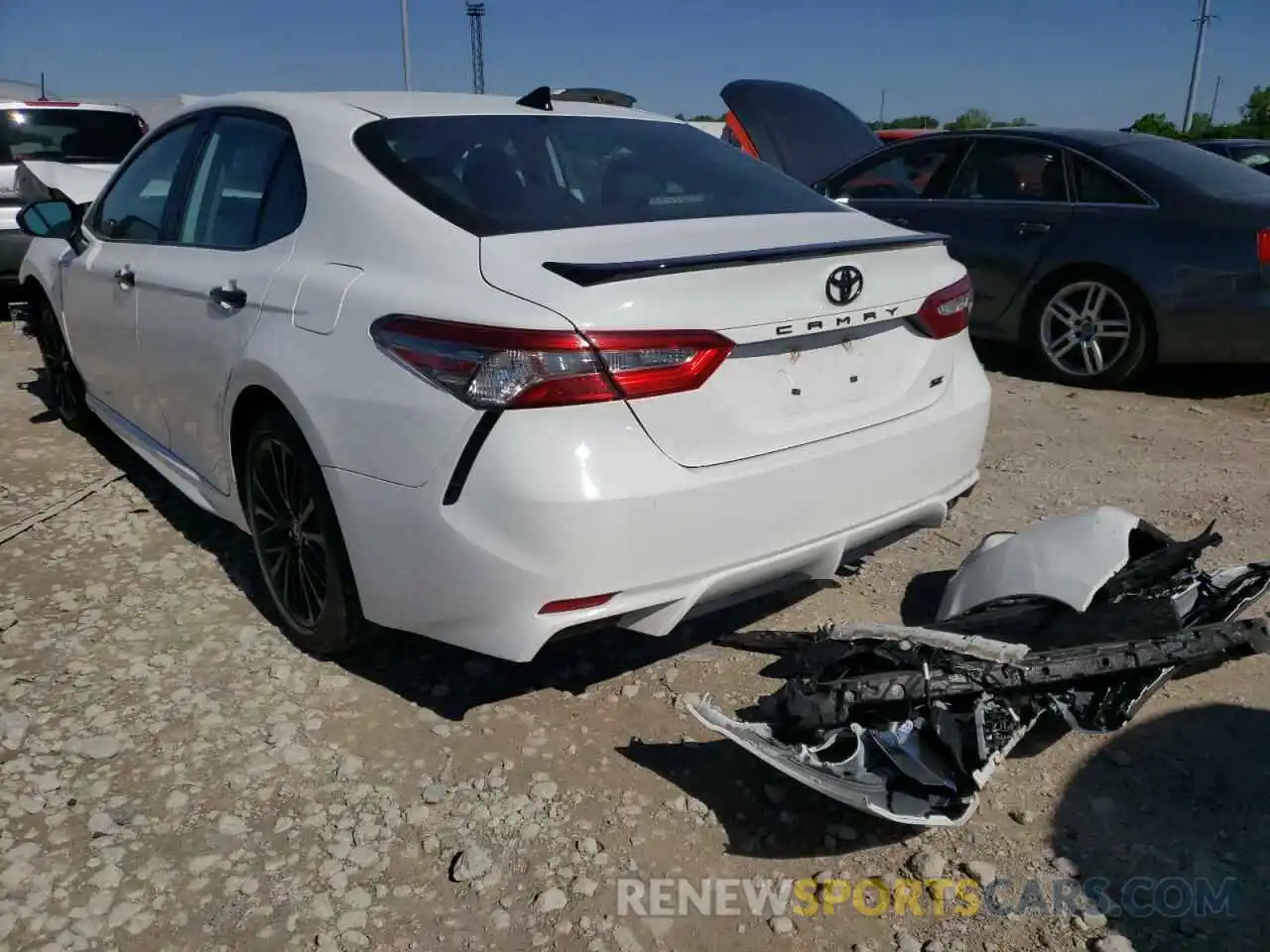 3 Photograph of a damaged car 4T1B11HK0KU243557 TOYOTA CAMRY 2019