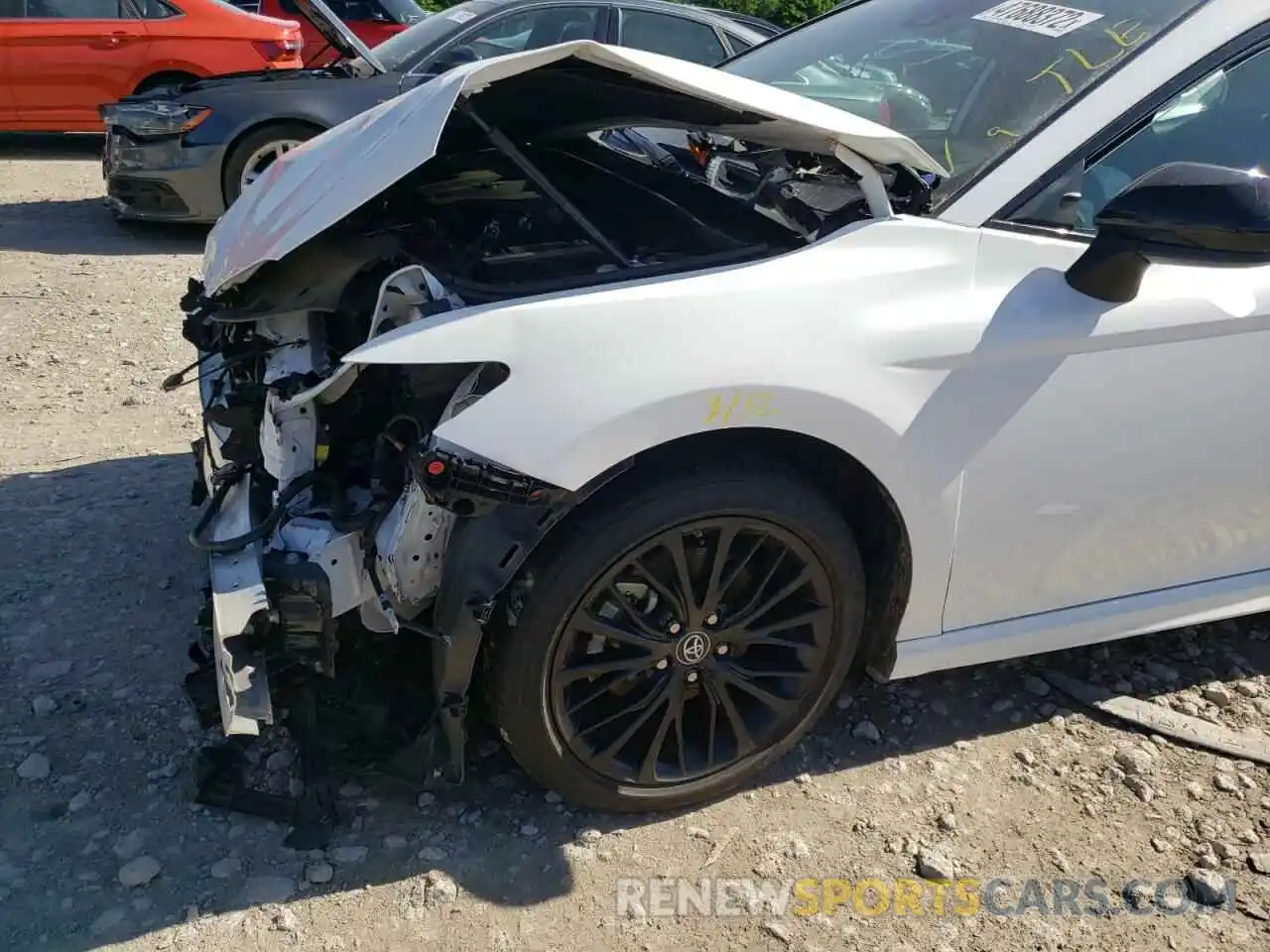 9 Photograph of a damaged car 4T1B11HK0KU243557 TOYOTA CAMRY 2019