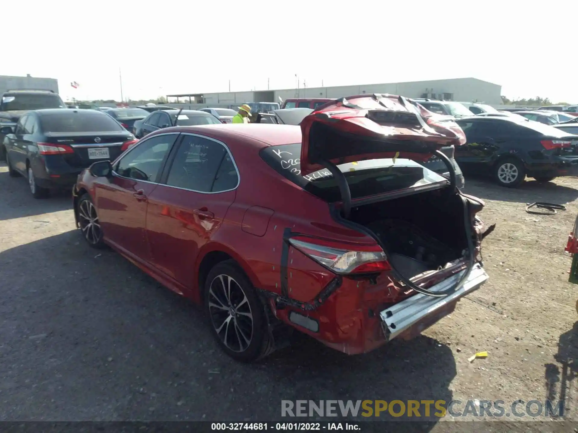 3 Photograph of a damaged car 4T1B11HK0KU248824 TOYOTA CAMRY 2019