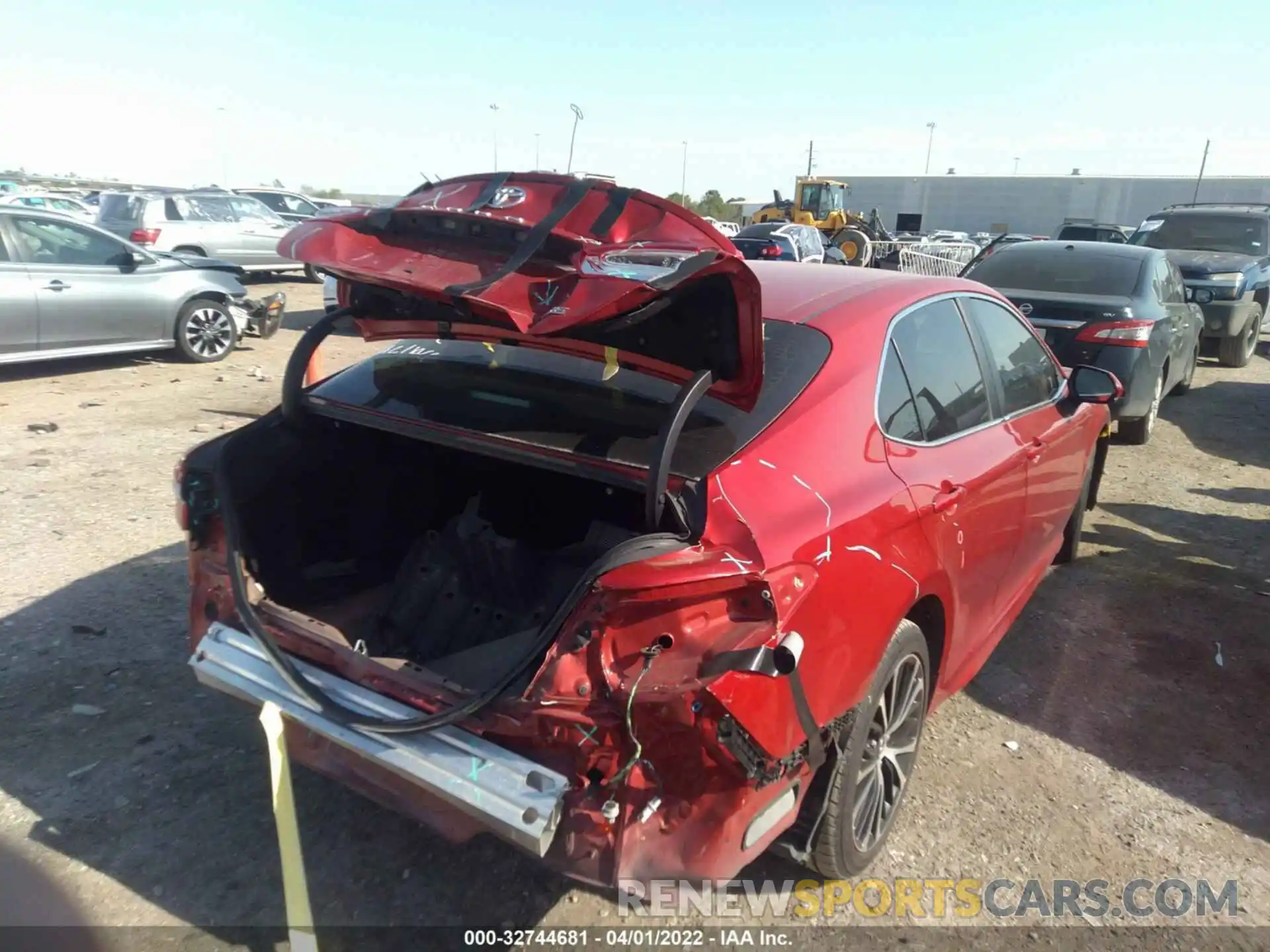 4 Photograph of a damaged car 4T1B11HK0KU248824 TOYOTA CAMRY 2019