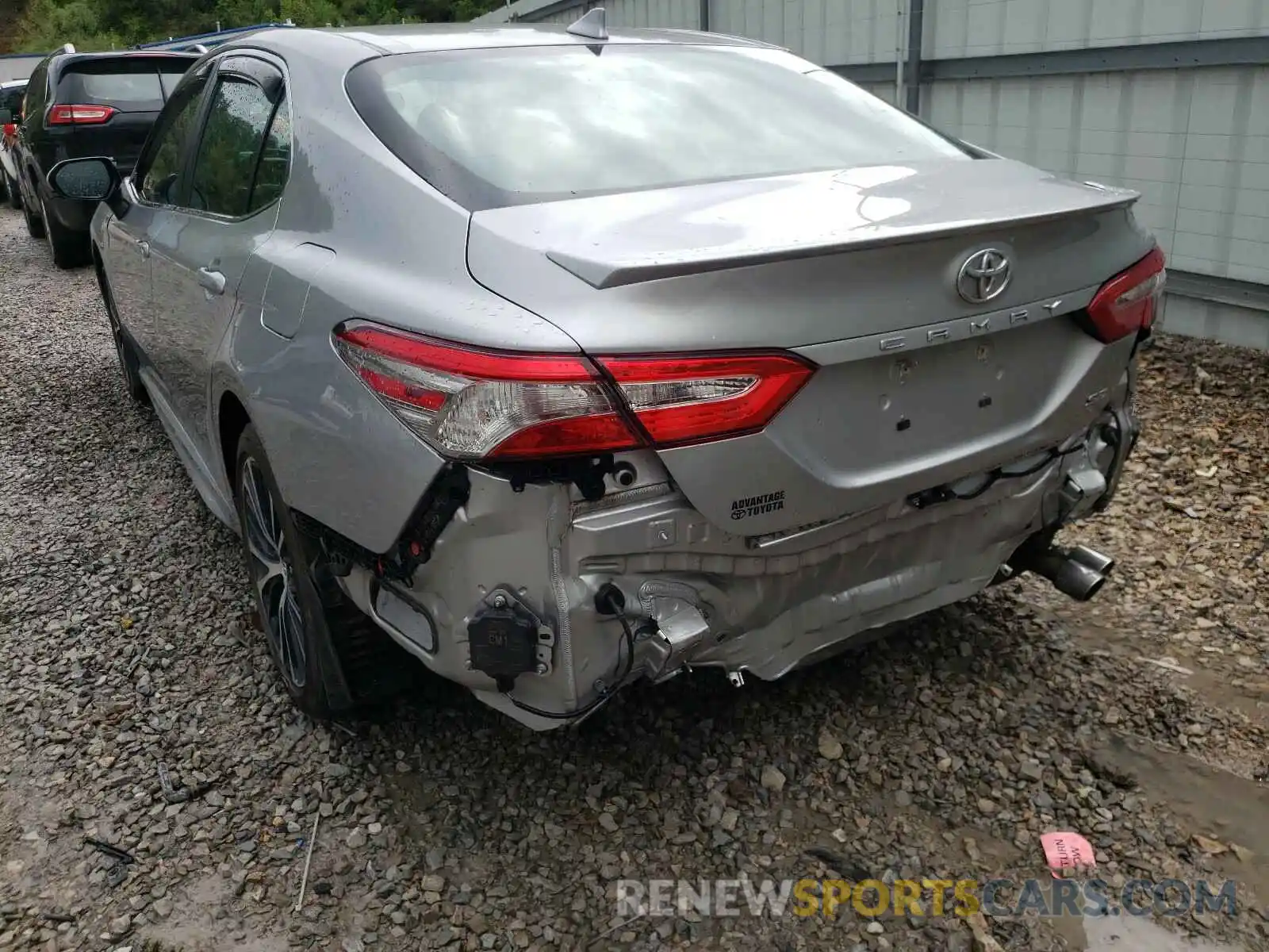 3 Photograph of a damaged car 4T1B11HK0KU250363 TOYOTA CAMRY 2019