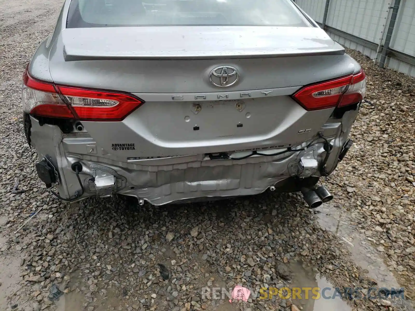 9 Photograph of a damaged car 4T1B11HK0KU250363 TOYOTA CAMRY 2019