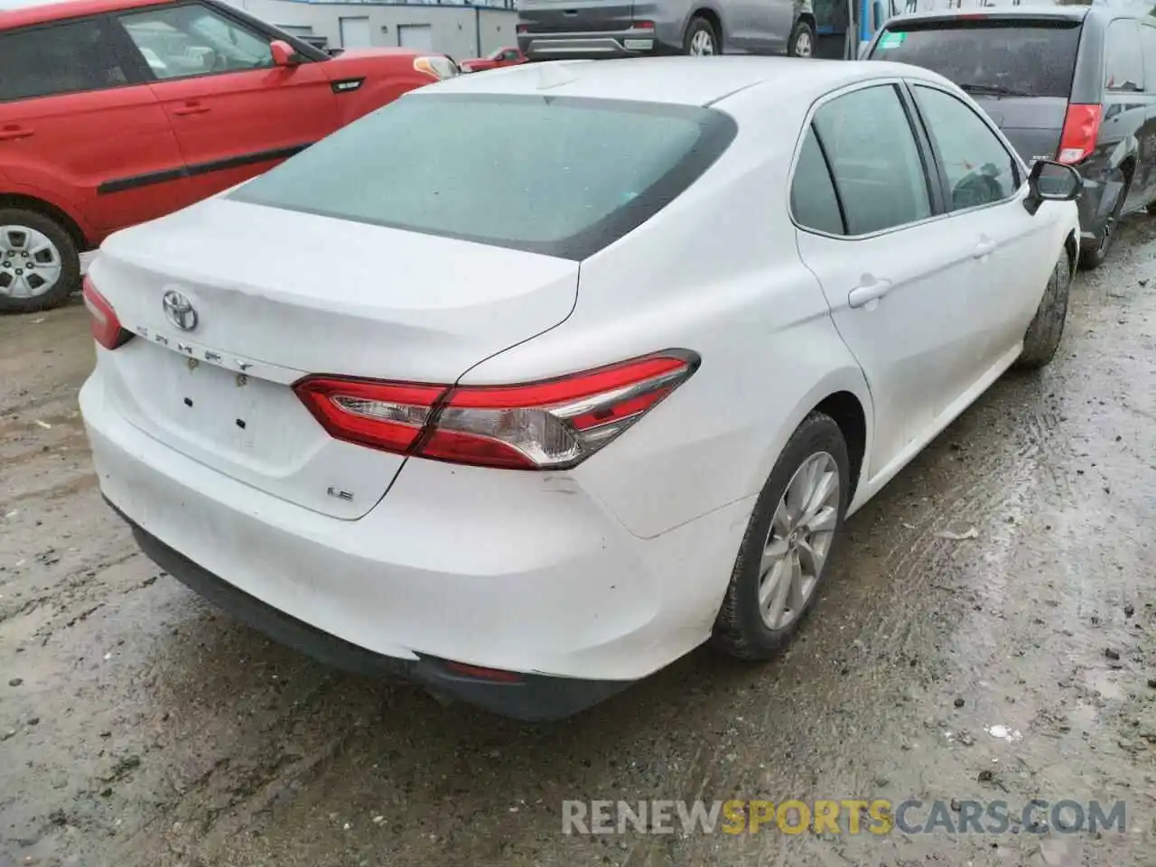 4 Фотография поврежденного автомобиля 4T1B11HK0KU251691 TOYOTA CAMRY 2019