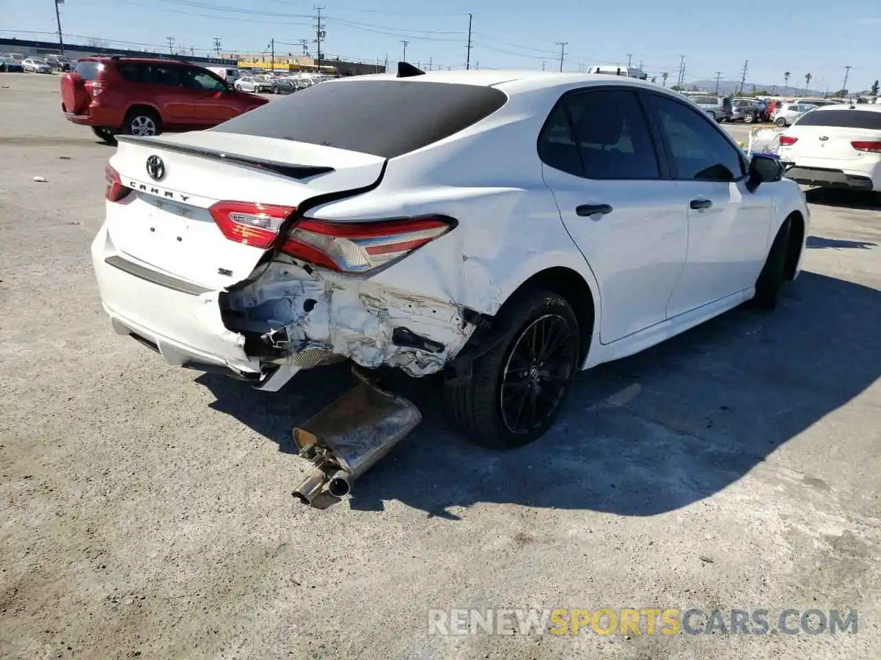 4 Photograph of a damaged car 4T1B11HK0KU252825 TOYOTA CAMRY 2019