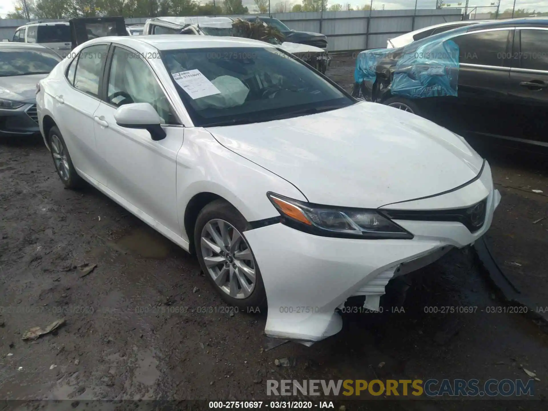 1 Photograph of a damaged car 4T1B11HK0KU253800 TOYOTA CAMRY 2019