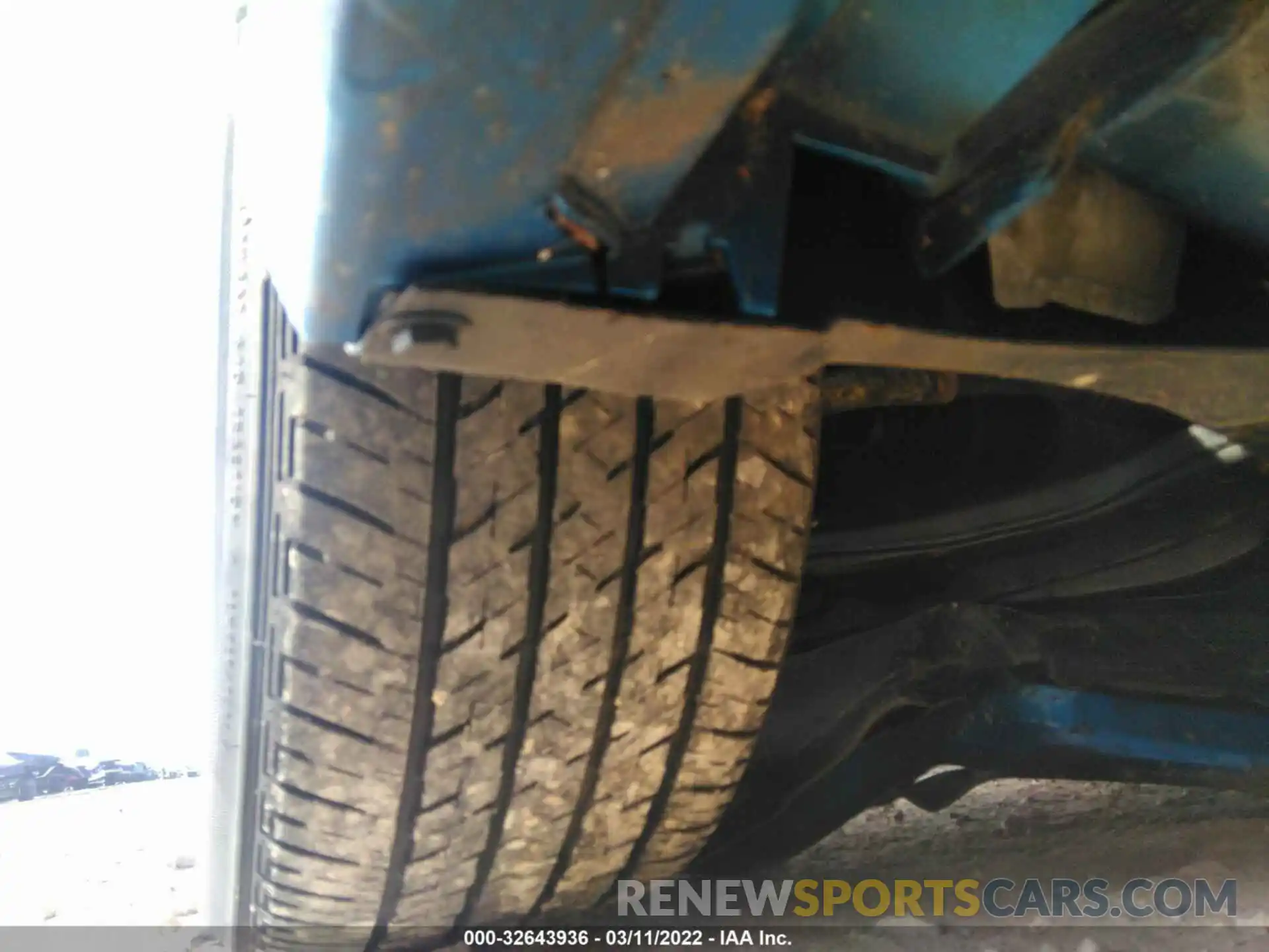 13 Photograph of a damaged car 4T1B11HK0KU255871 TOYOTA CAMRY 2019