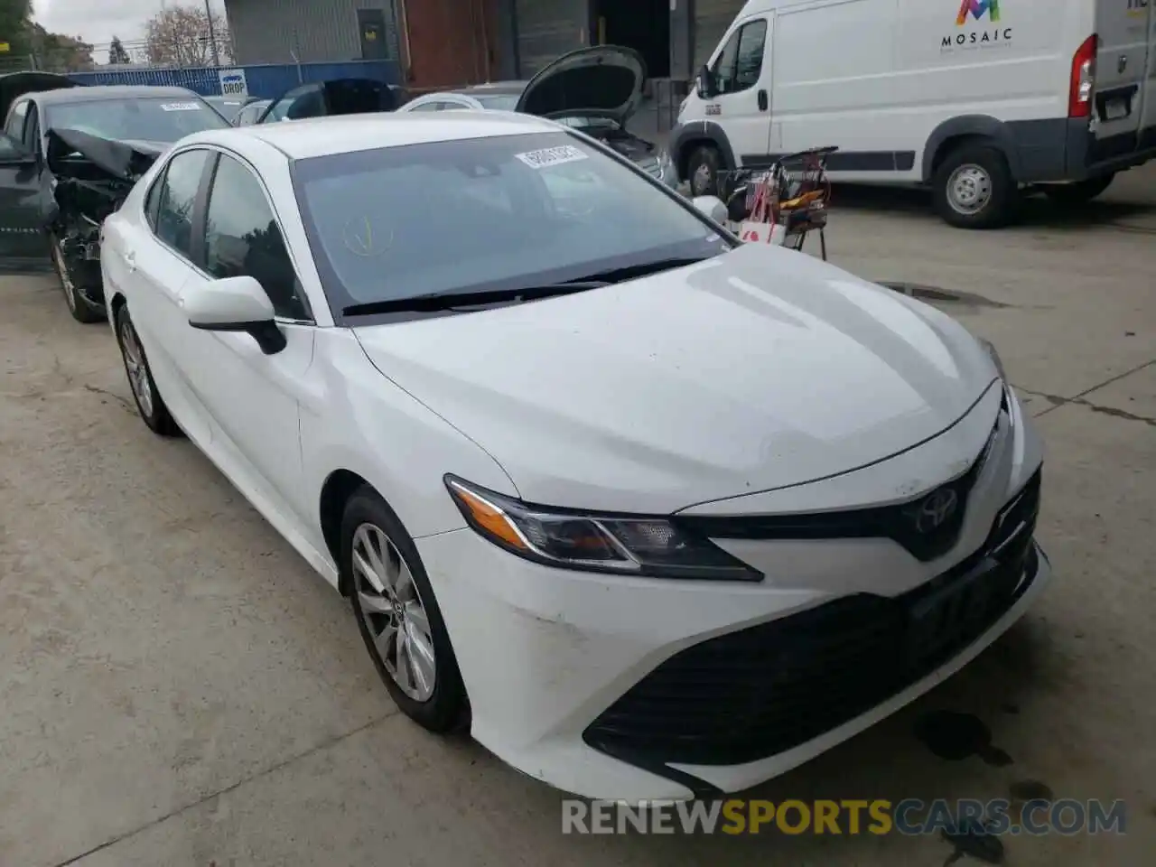 1 Photograph of a damaged car 4T1B11HK0KU255885 TOYOTA CAMRY 2019