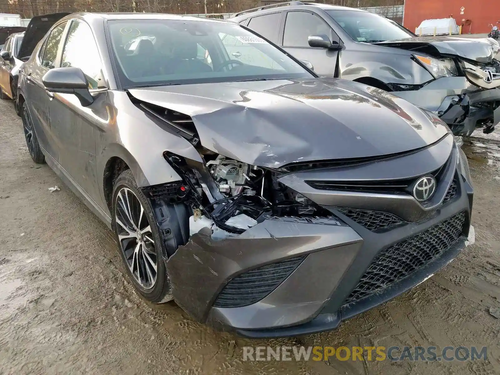 1 Photograph of a damaged car 4T1B11HK0KU255997 TOYOTA CAMRY 2019