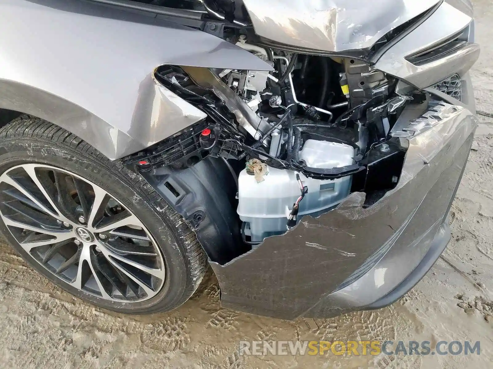 9 Photograph of a damaged car 4T1B11HK0KU255997 TOYOTA CAMRY 2019