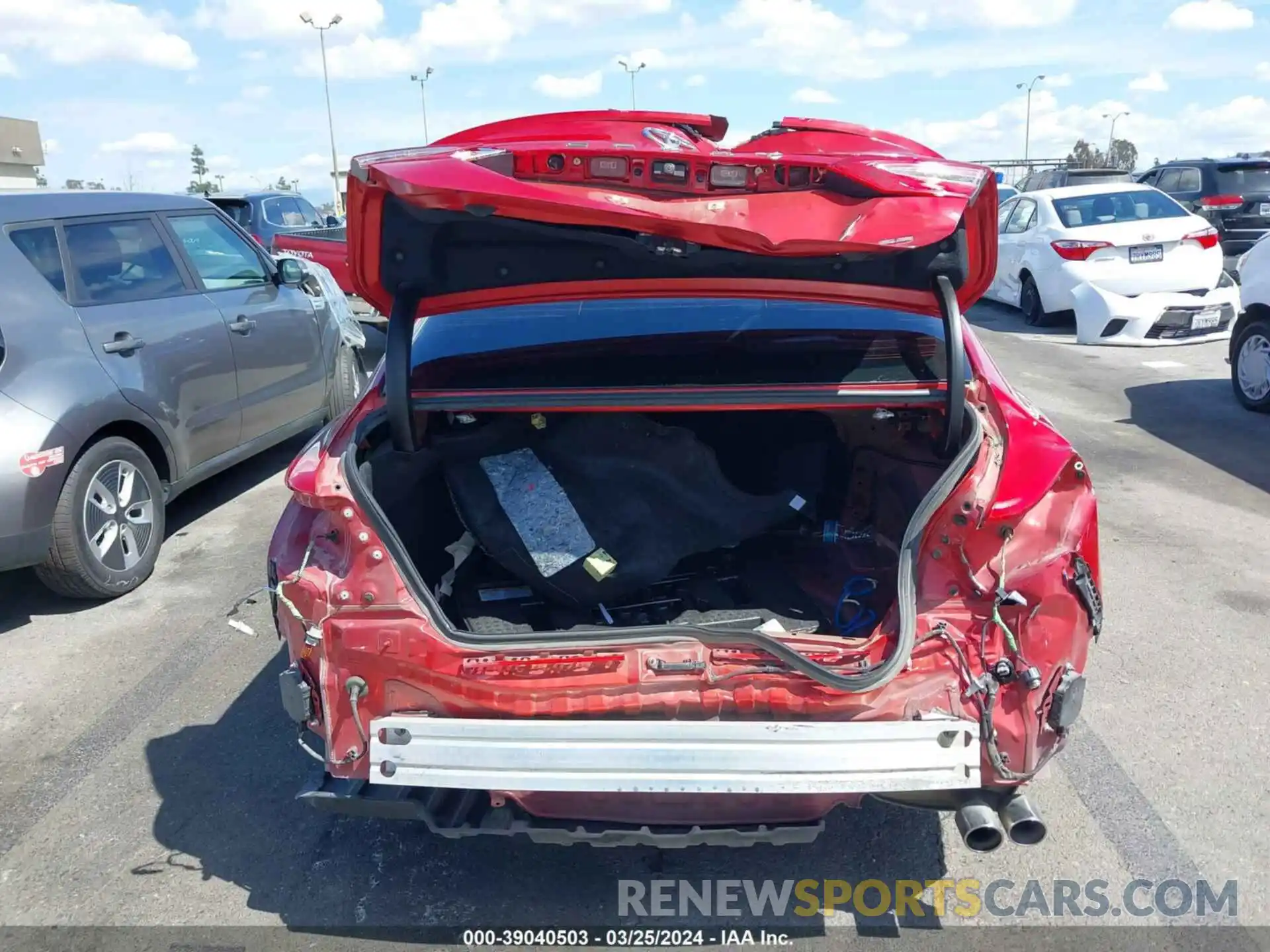 16 Photograph of a damaged car 4T1B11HK0KU256499 TOYOTA CAMRY 2019