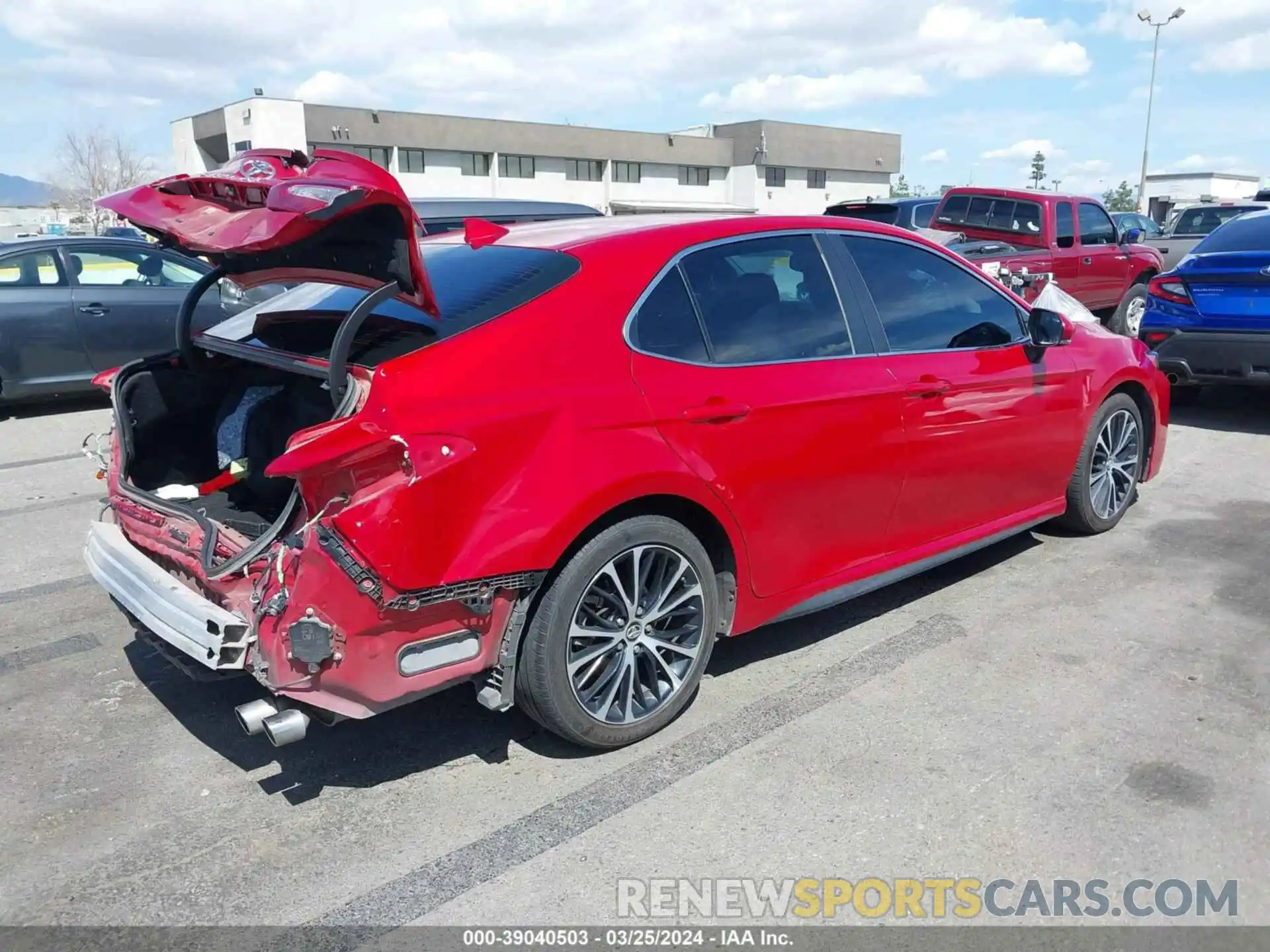 4 Photograph of a damaged car 4T1B11HK0KU256499 TOYOTA CAMRY 2019