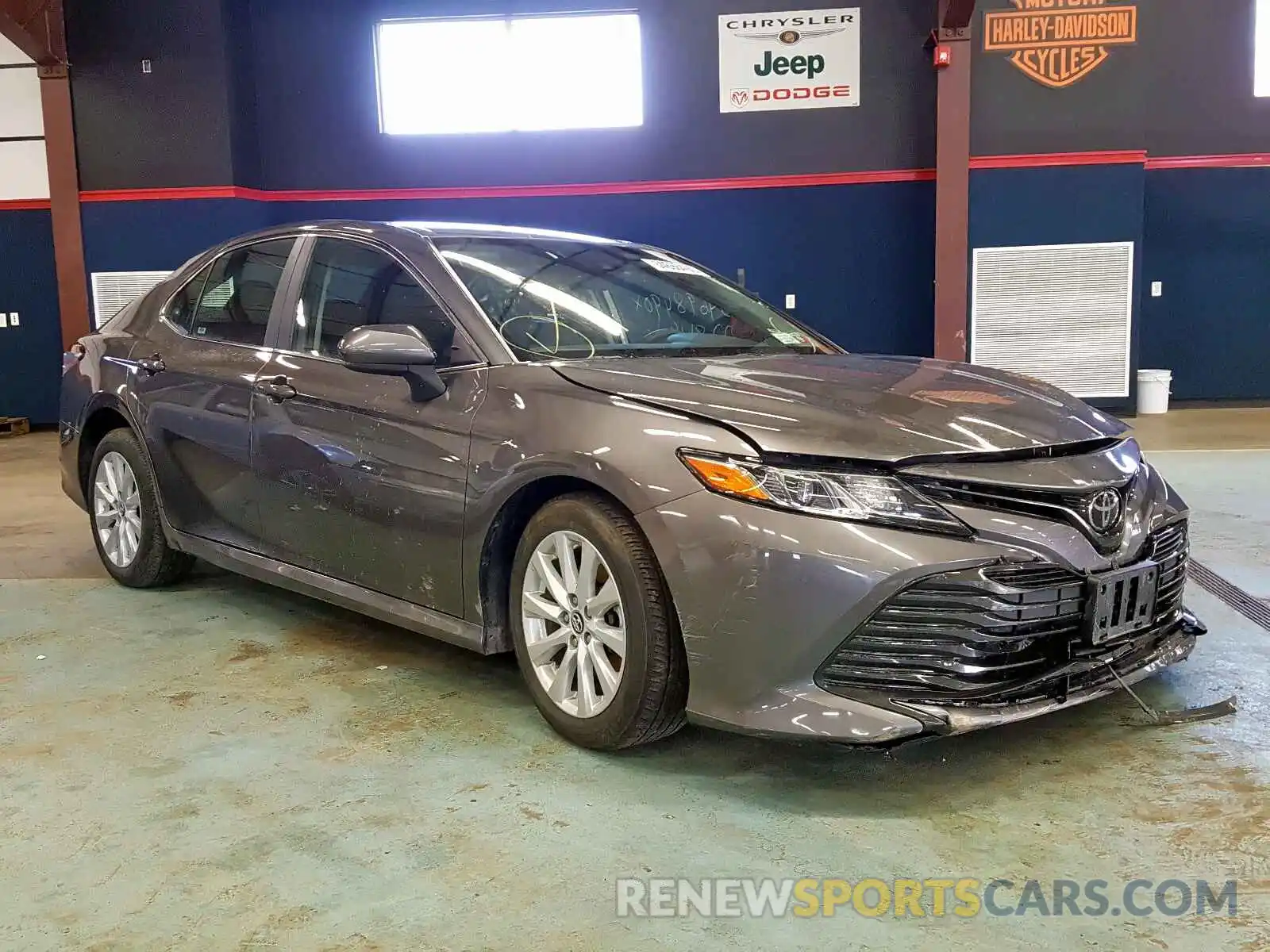 1 Photograph of a damaged car 4T1B11HK0KU257328 TOYOTA CAMRY 2019