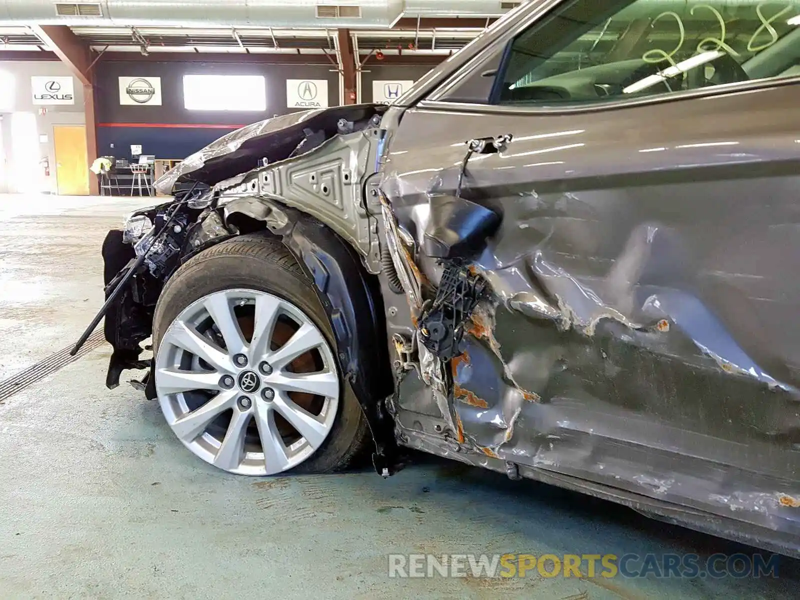 9 Photograph of a damaged car 4T1B11HK0KU257328 TOYOTA CAMRY 2019