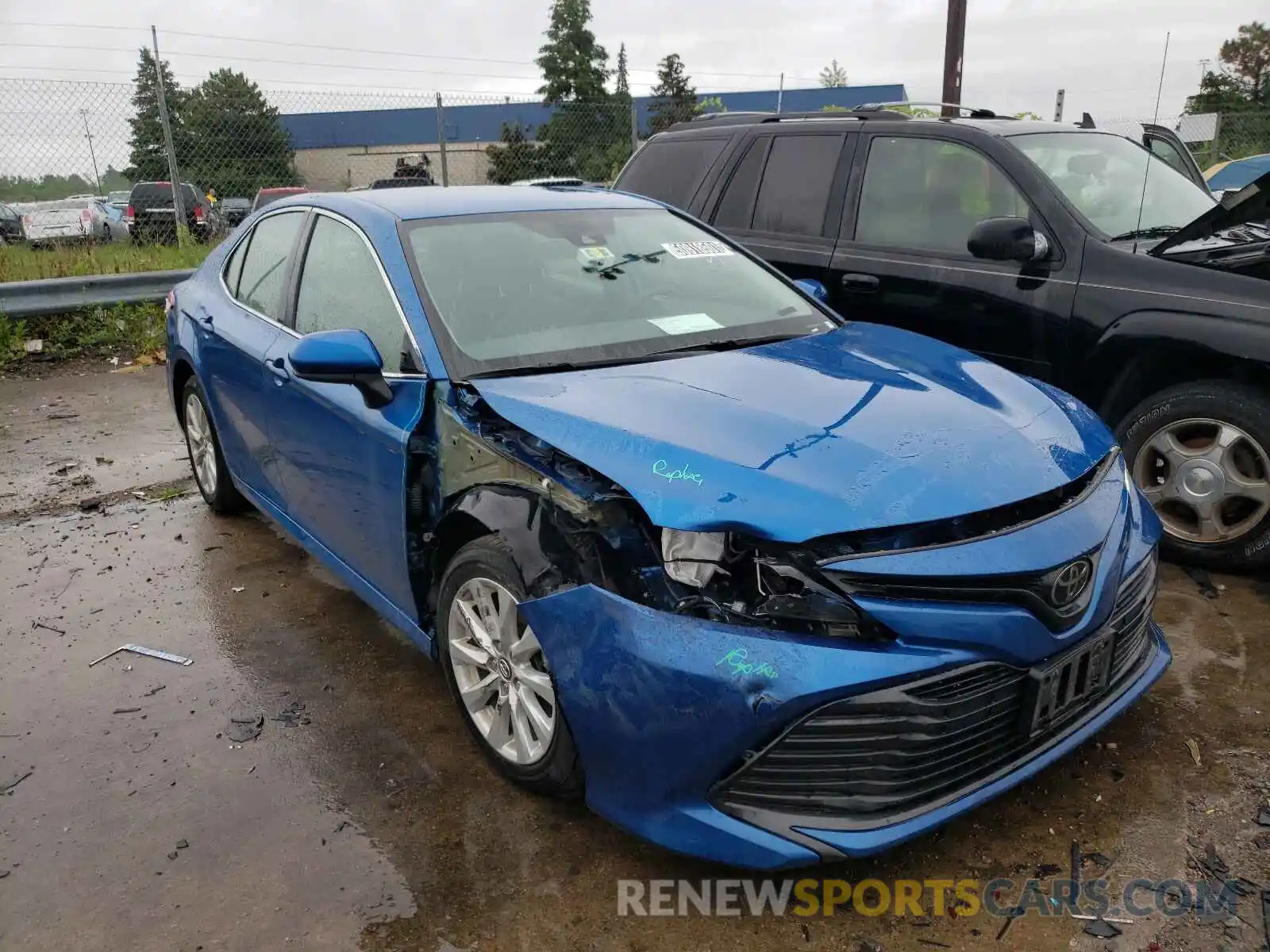 1 Photograph of a damaged car 4T1B11HK0KU257958 TOYOTA CAMRY 2019