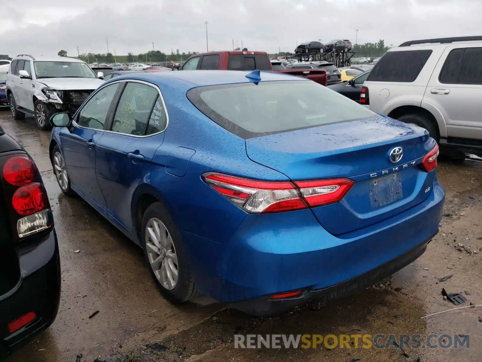 3 Photograph of a damaged car 4T1B11HK0KU257958 TOYOTA CAMRY 2019