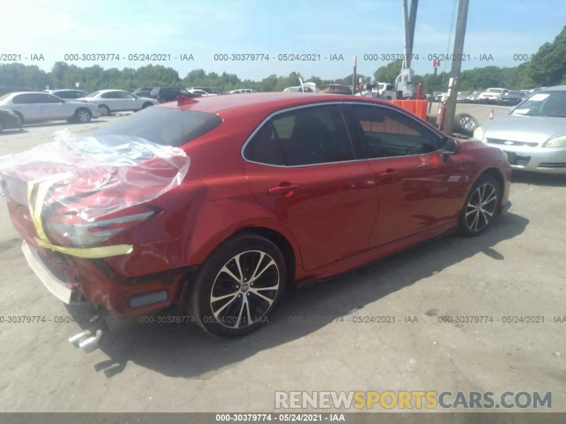 4 Photograph of a damaged car 4T1B11HK0KU258155 TOYOTA CAMRY 2019