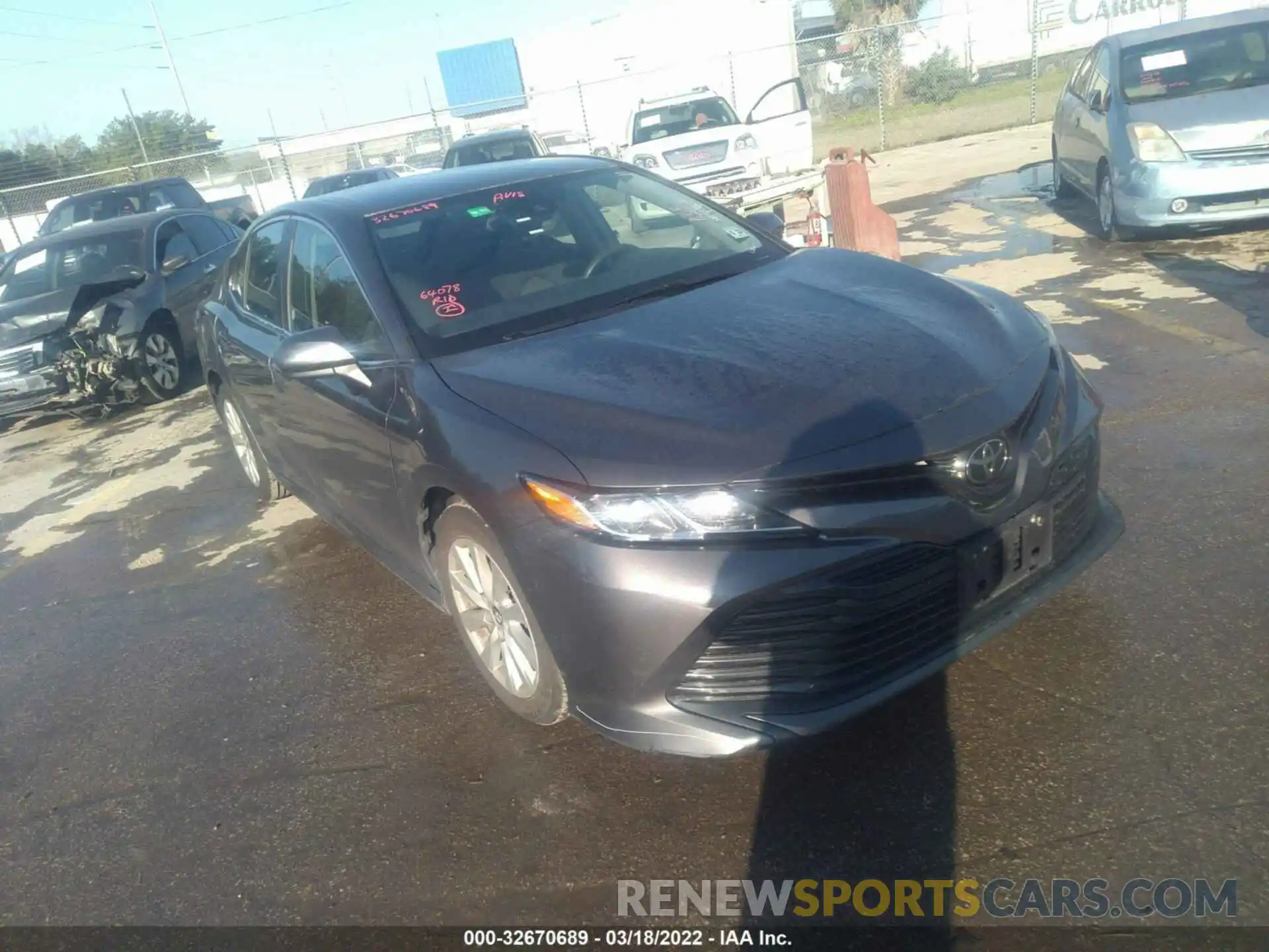 1 Photograph of a damaged car 4T1B11HK0KU258866 TOYOTA CAMRY 2019