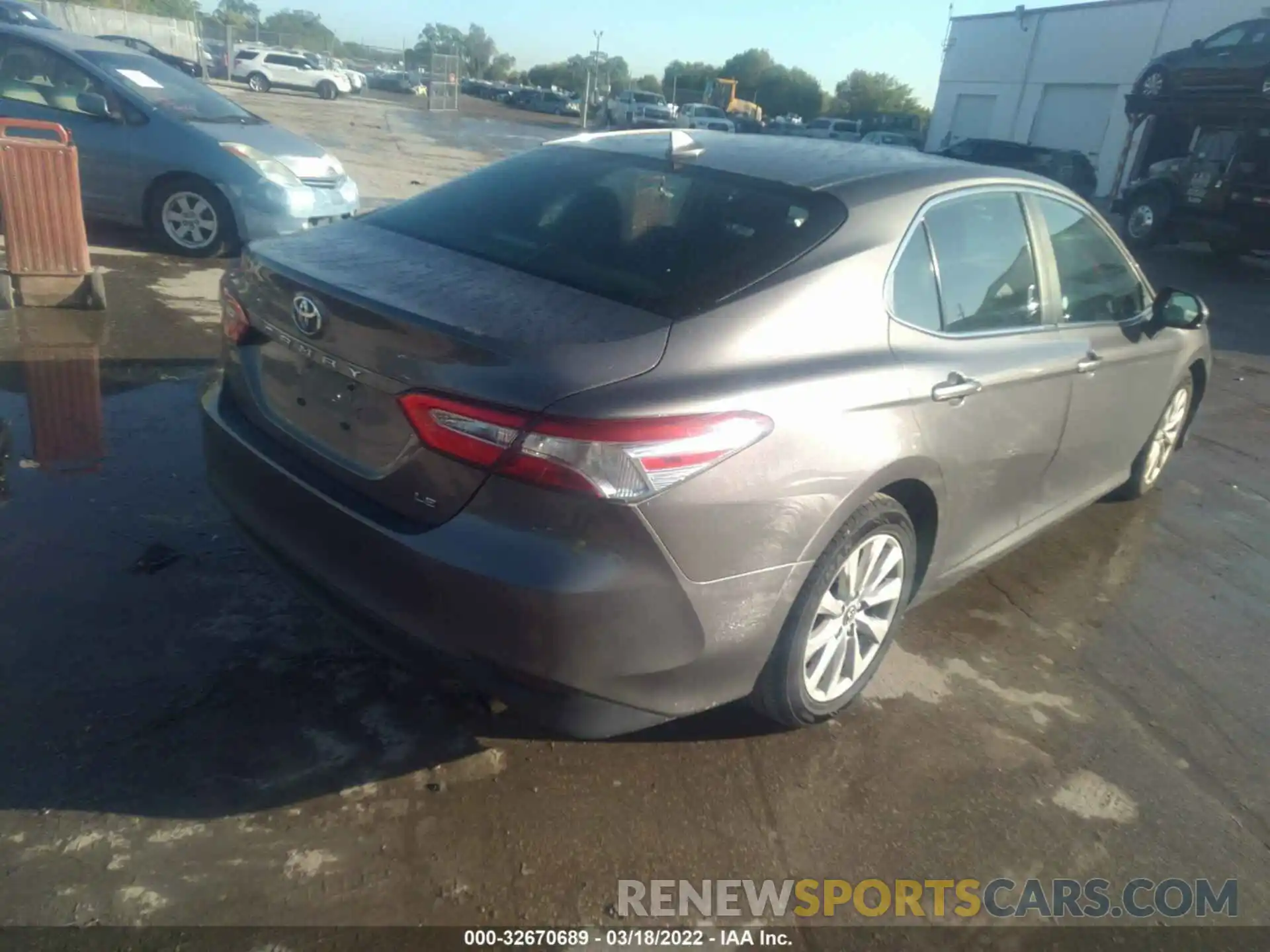 4 Photograph of a damaged car 4T1B11HK0KU258866 TOYOTA CAMRY 2019