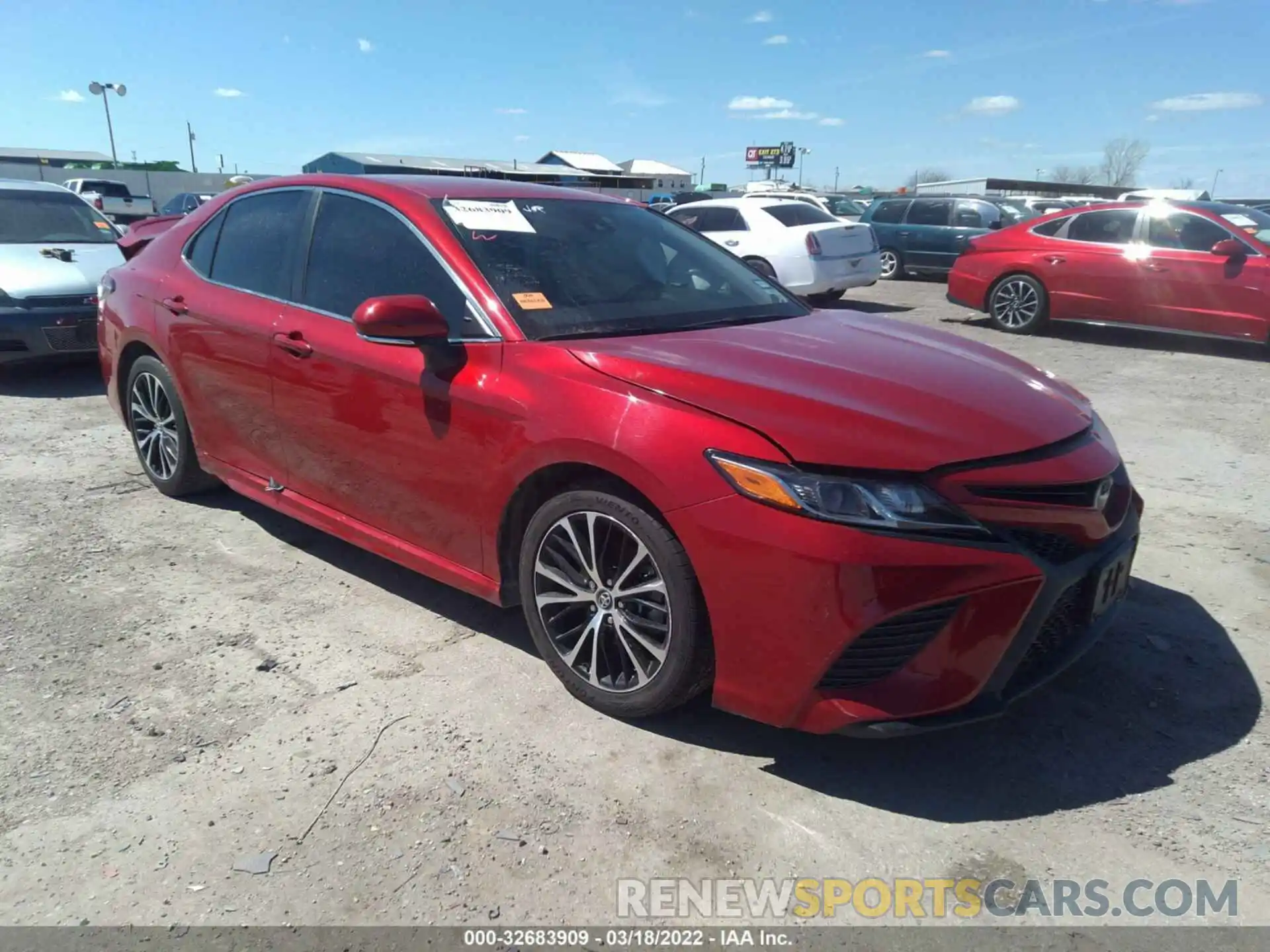 1 Photograph of a damaged car 4T1B11HK0KU259578 TOYOTA CAMRY 2019