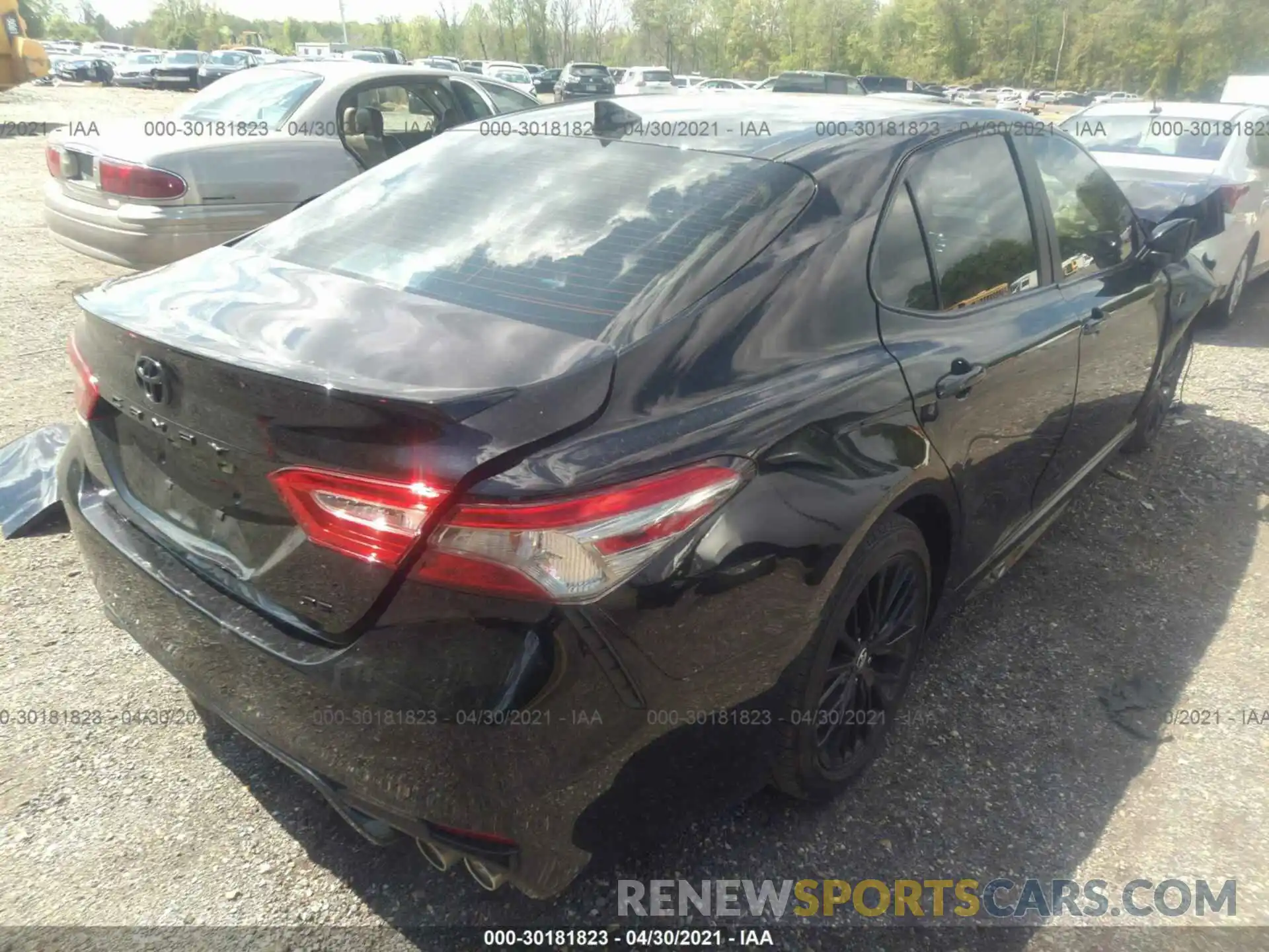 4 Photograph of a damaged car 4T1B11HK0KU260522 TOYOTA CAMRY 2019