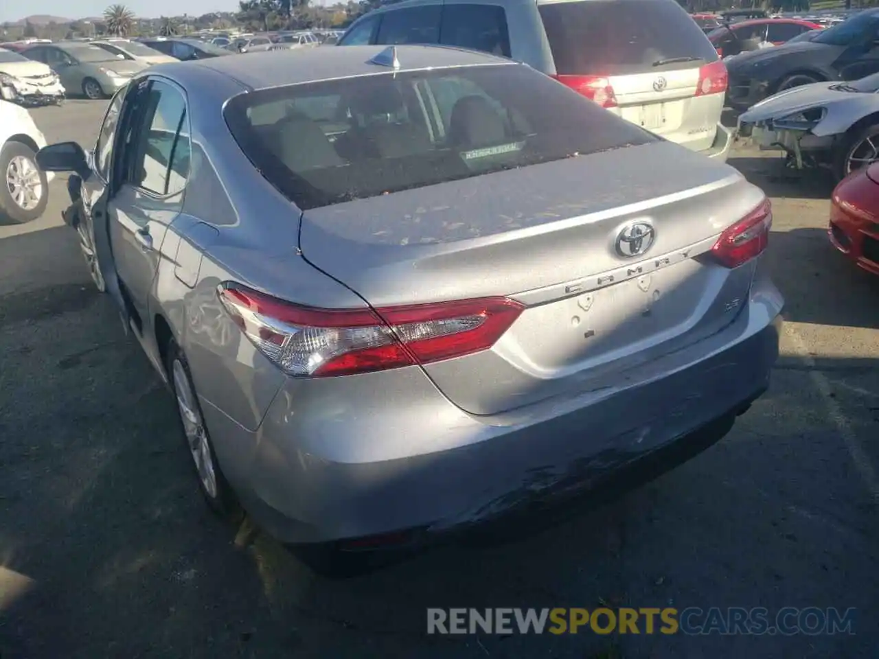 3 Photograph of a damaged car 4T1B11HK0KU261542 TOYOTA CAMRY 2019