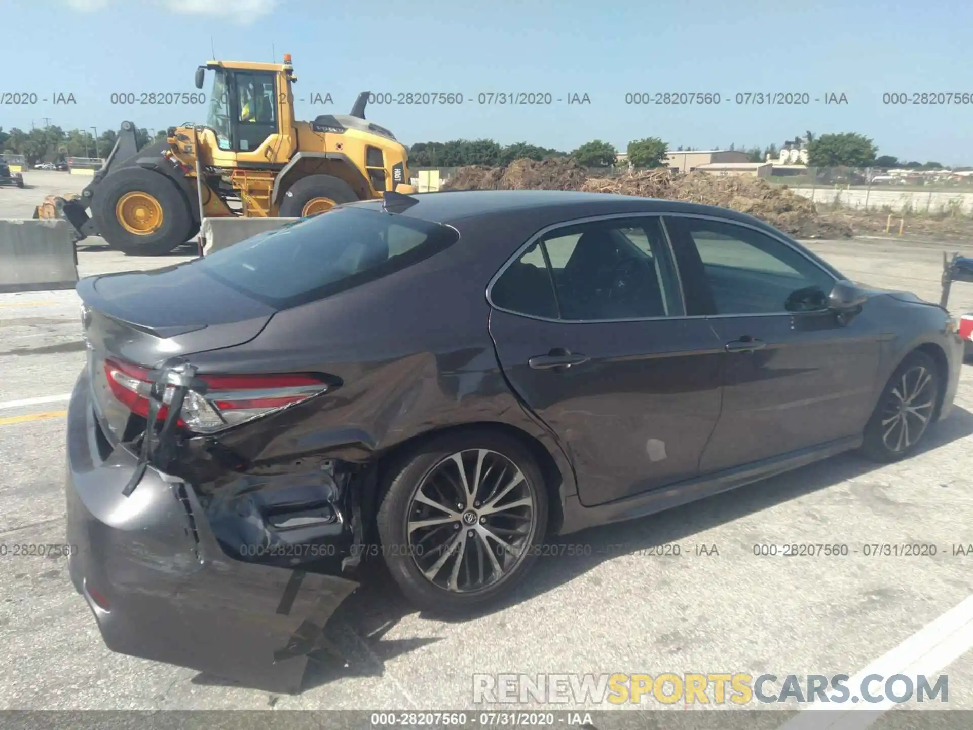 6 Photograph of a damaged car 4T1B11HK0KU262237 TOYOTA CAMRY 2019