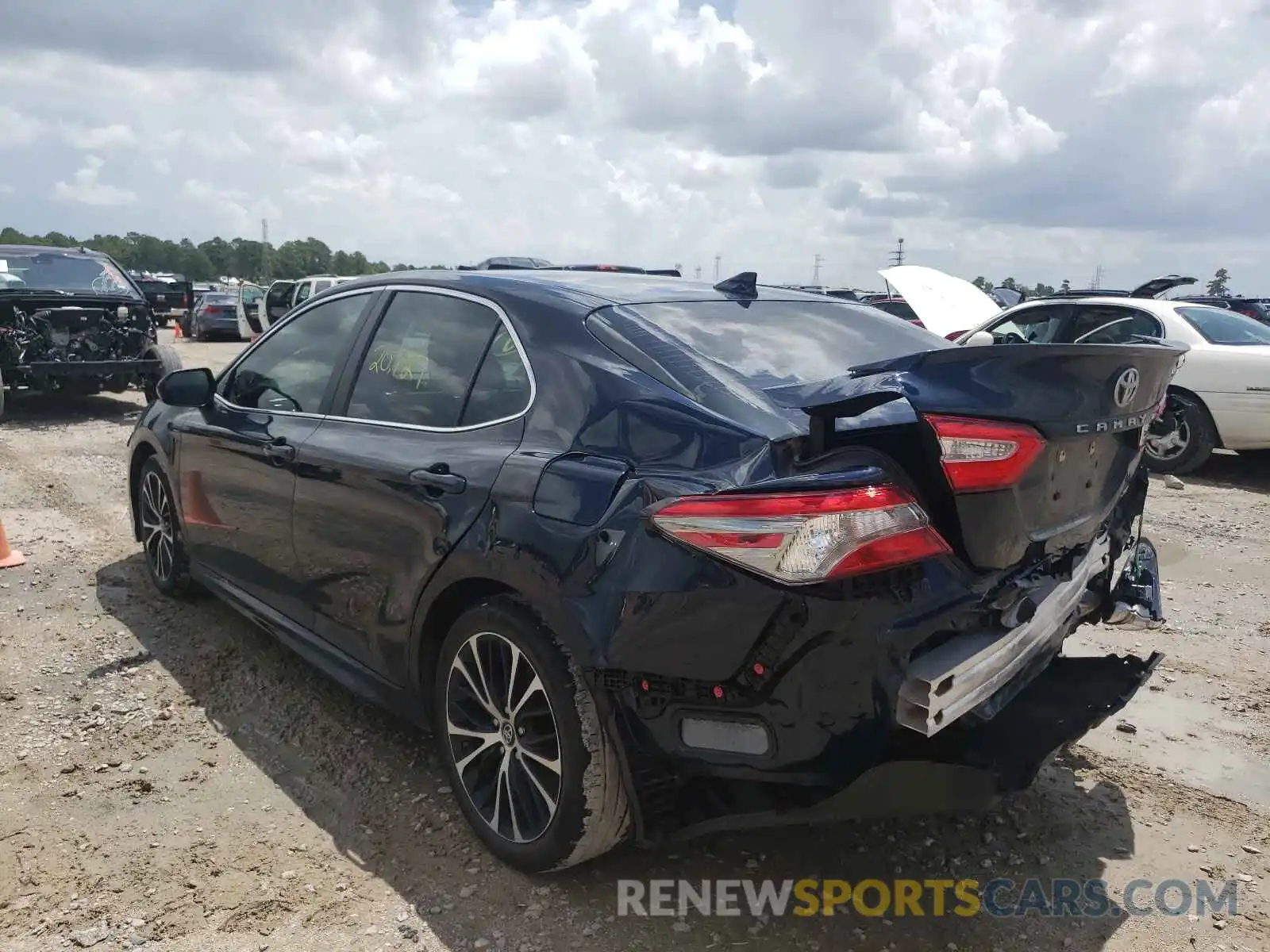 3 Photograph of a damaged car 4T1B11HK0KU262299 TOYOTA CAMRY 2019