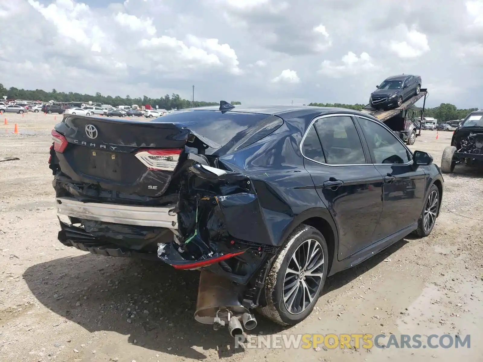 4 Фотография поврежденного автомобиля 4T1B11HK0KU262299 TOYOTA CAMRY 2019