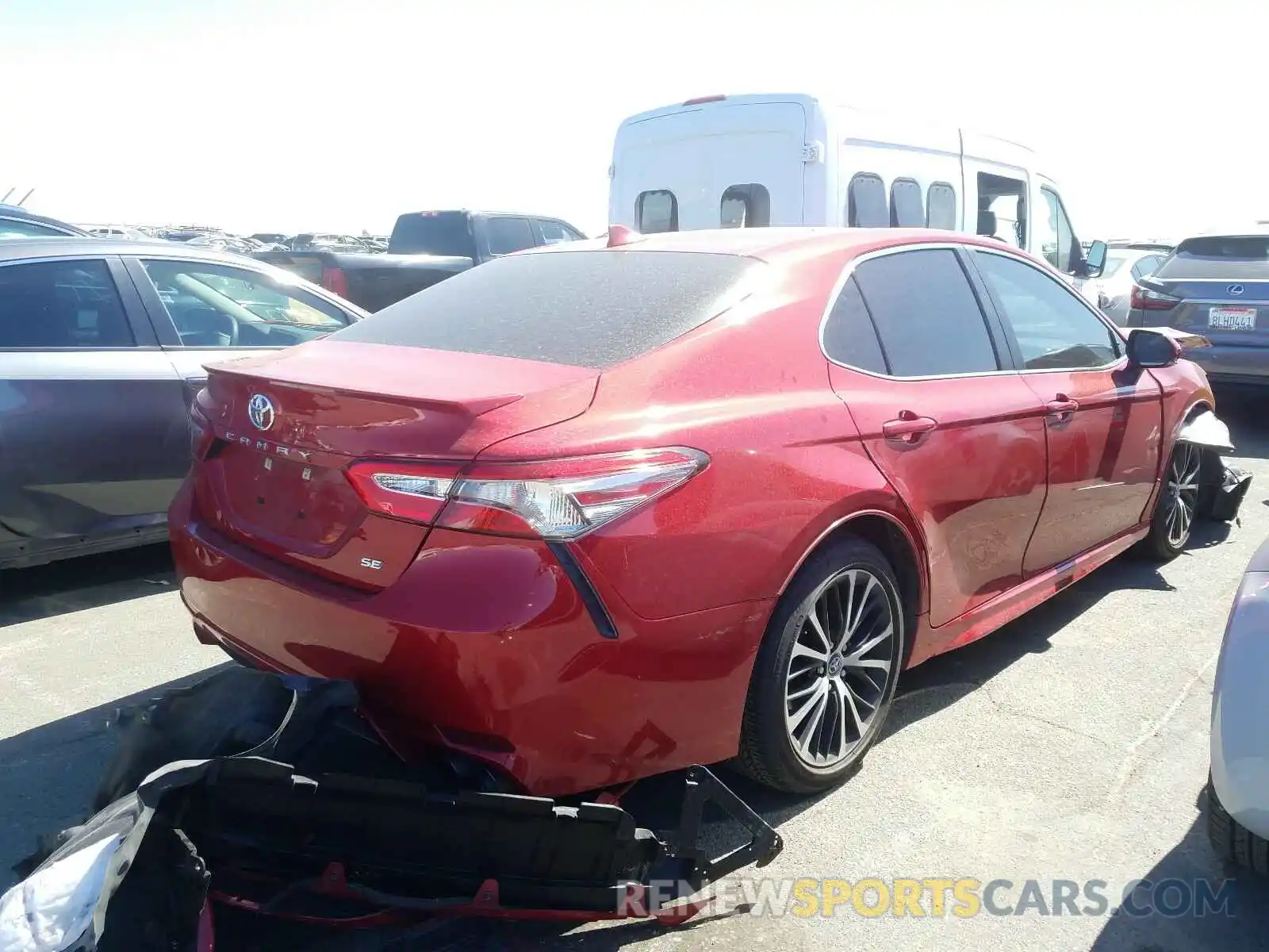 4 Photograph of a damaged car 4T1B11HK0KU264165 TOYOTA CAMRY 2019