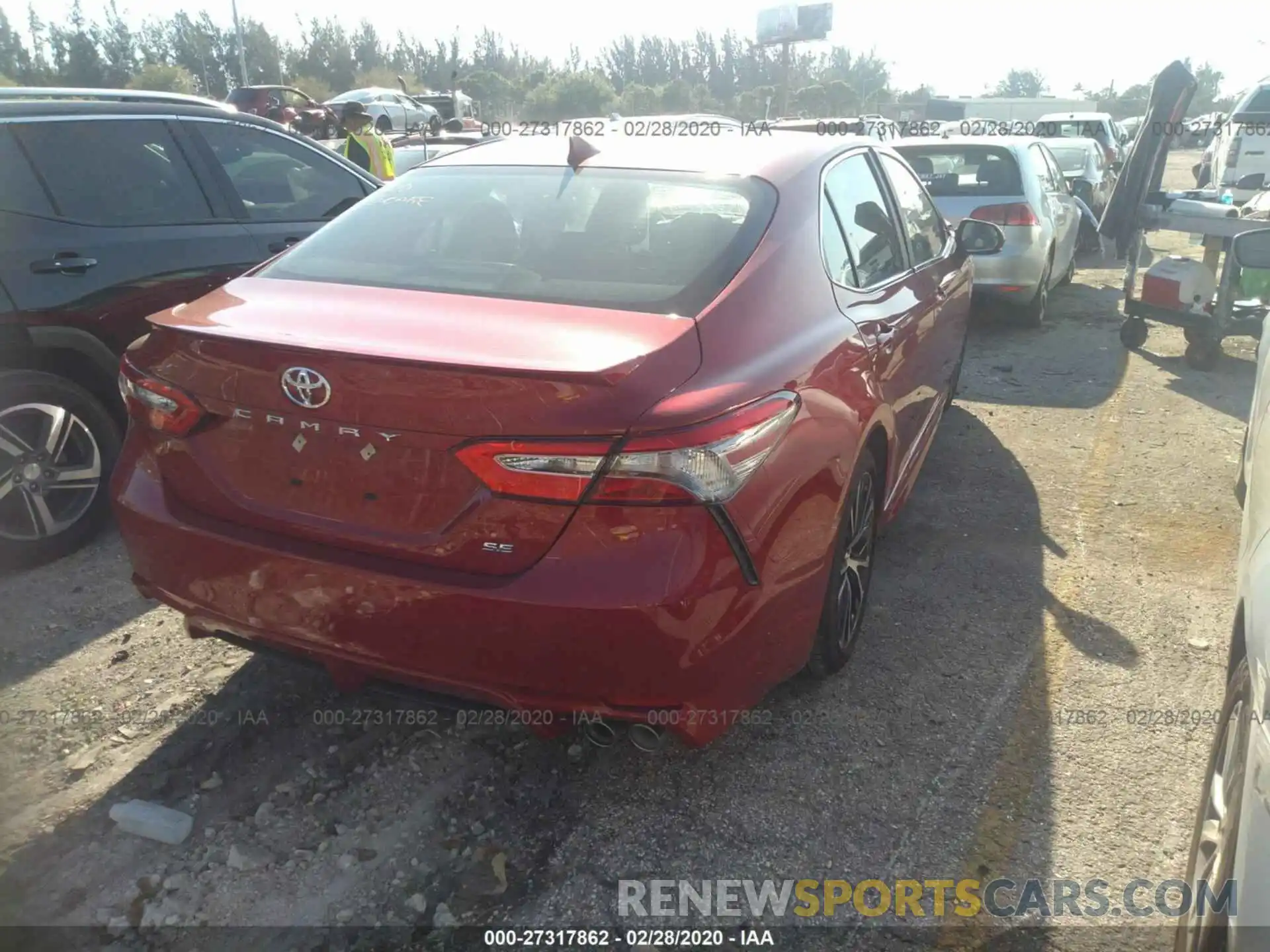 4 Photograph of a damaged car 4T1B11HK0KU265171 TOYOTA CAMRY 2019