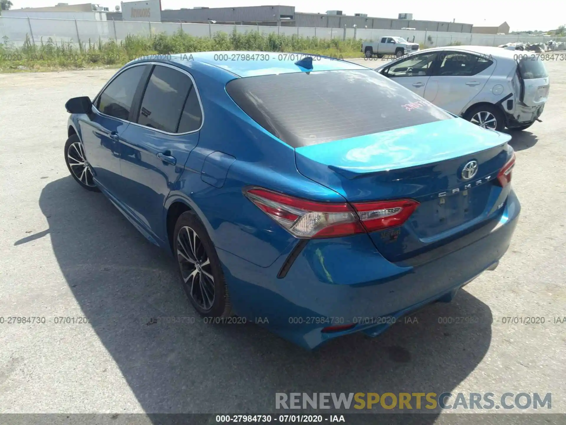 3 Фотография поврежденного автомобиля 4T1B11HK0KU266370 TOYOTA CAMRY 2019