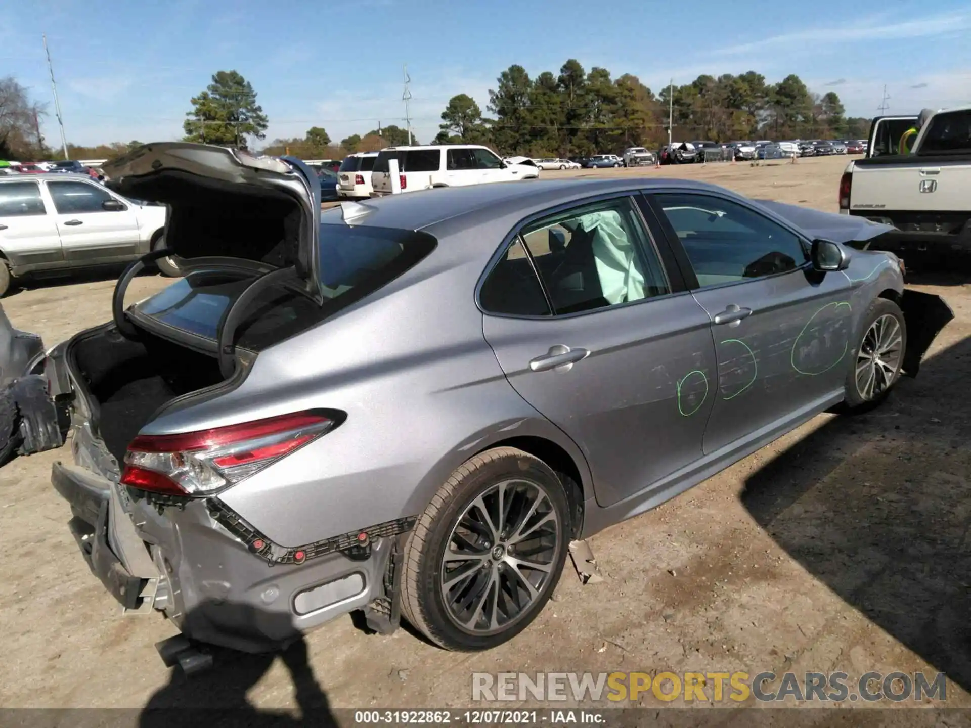 4 Photograph of a damaged car 4T1B11HK0KU266501 TOYOTA CAMRY 2019