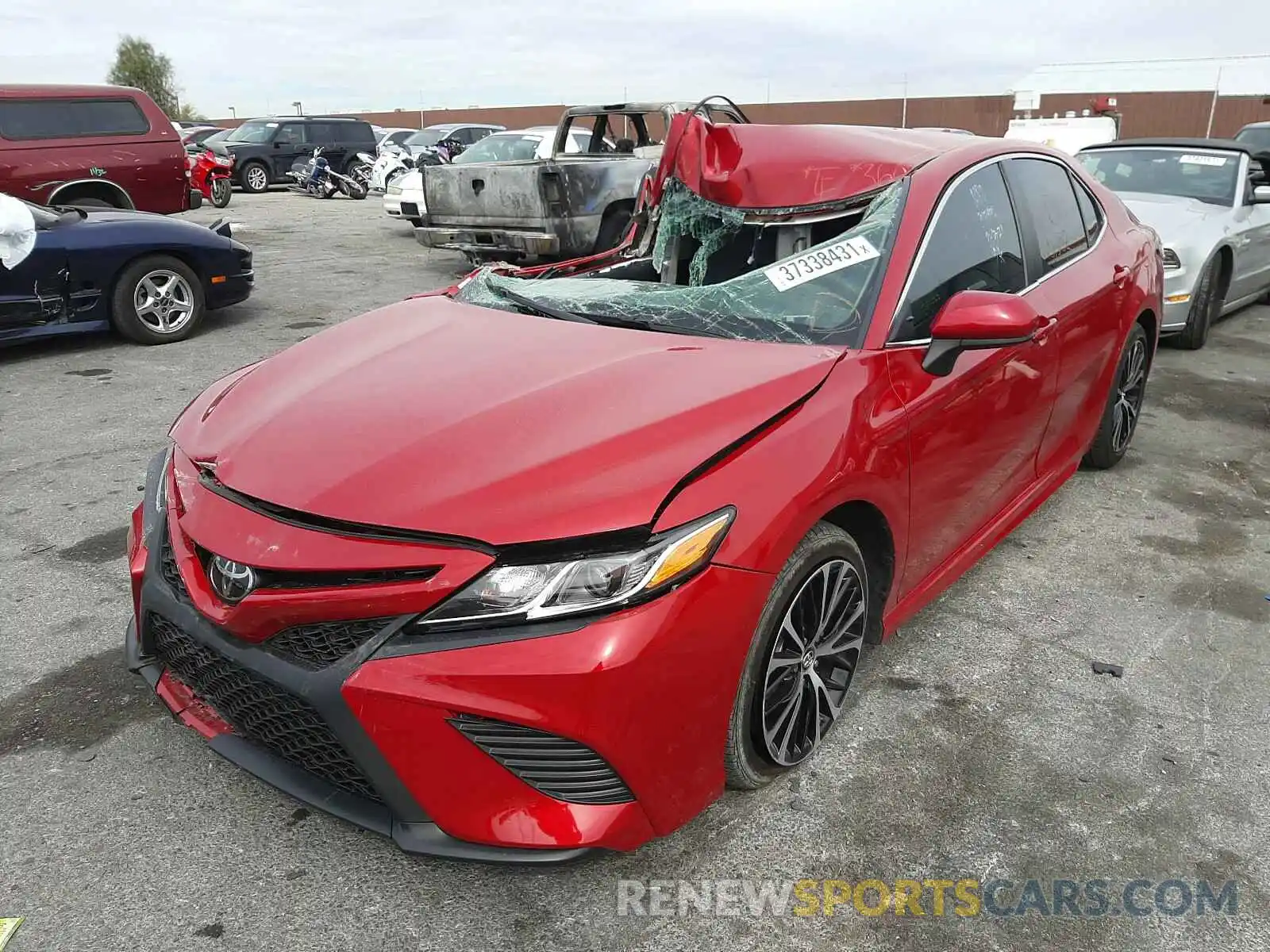 2 Photograph of a damaged car 4T1B11HK0KU267082 TOYOTA CAMRY 2019