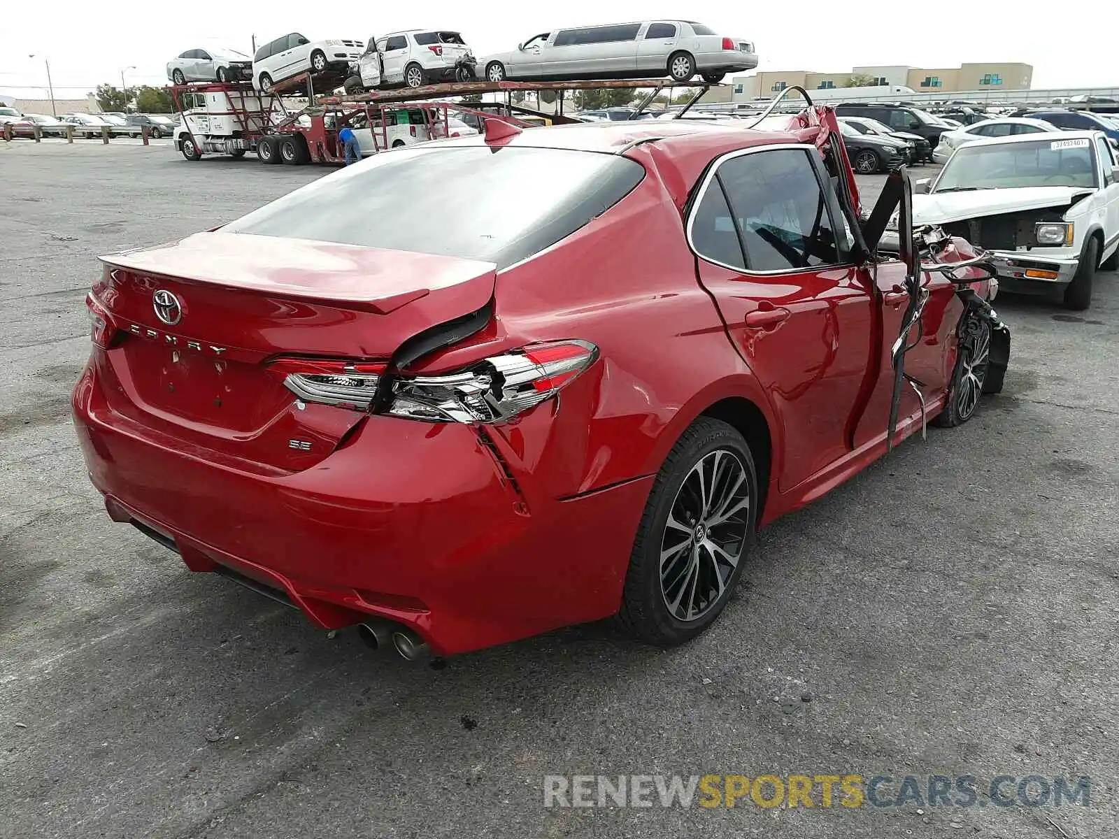 4 Photograph of a damaged car 4T1B11HK0KU267082 TOYOTA CAMRY 2019