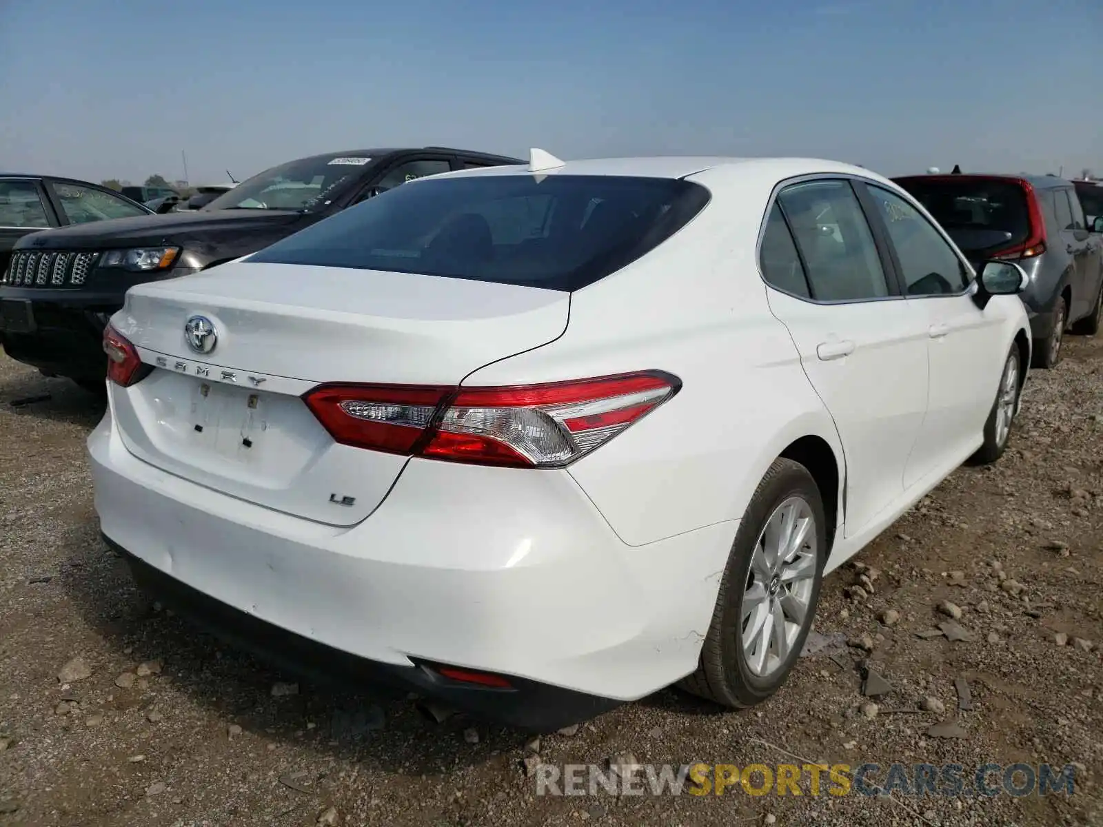 4 Фотография поврежденного автомобиля 4T1B11HK0KU267146 TOYOTA CAMRY 2019