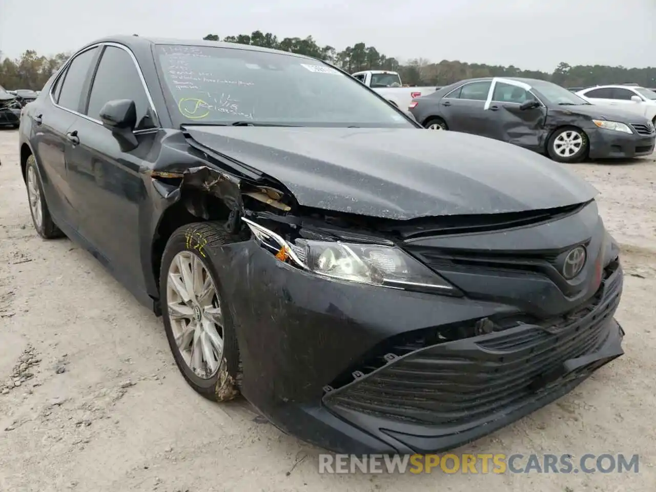 1 Photograph of a damaged car 4T1B11HK0KU268426 TOYOTA CAMRY 2019